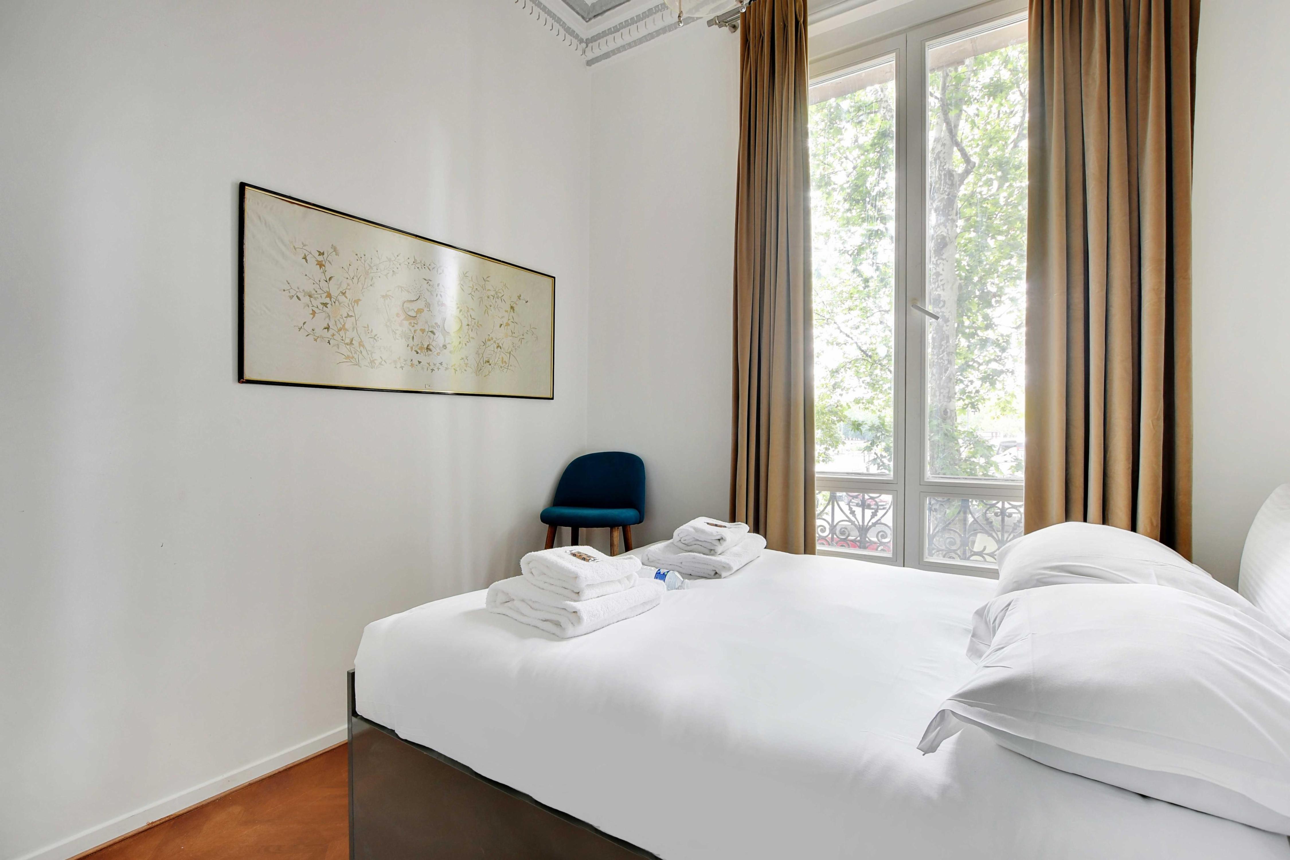 Magnificent Appt 2BD 4P Georges V Champs Elysees