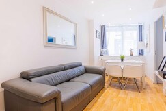 Charming 1BR Apartment for 4 Steps from Sacre Coeur
