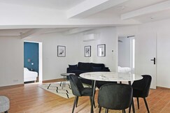 Elegant Montmartre Retreat 2BR for 6 Guests