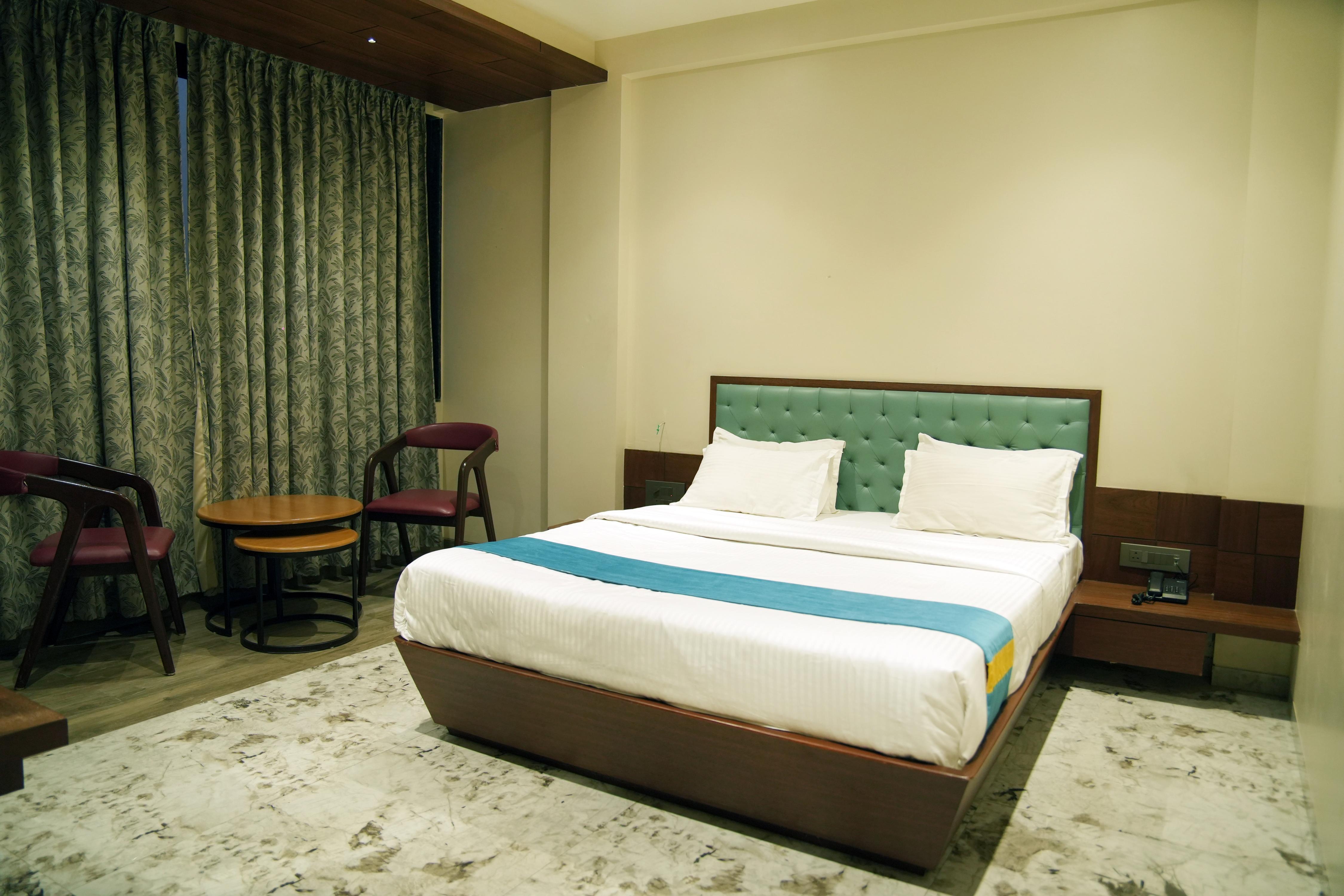Hotel Yashoda Room Type - Deluxe Room Ac