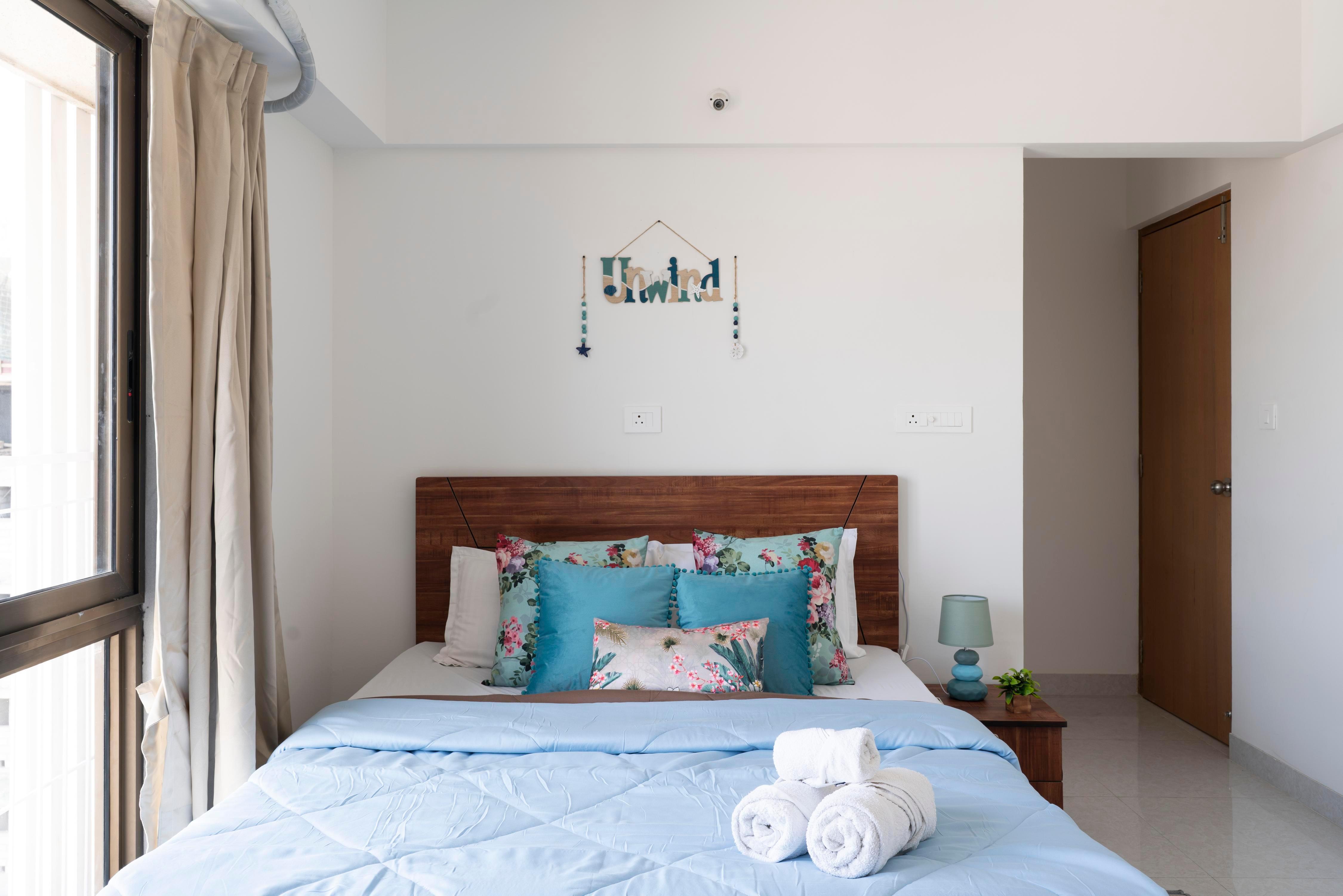 Breezy & Bright 2bhk Apt near Airport - Tap to explore photos