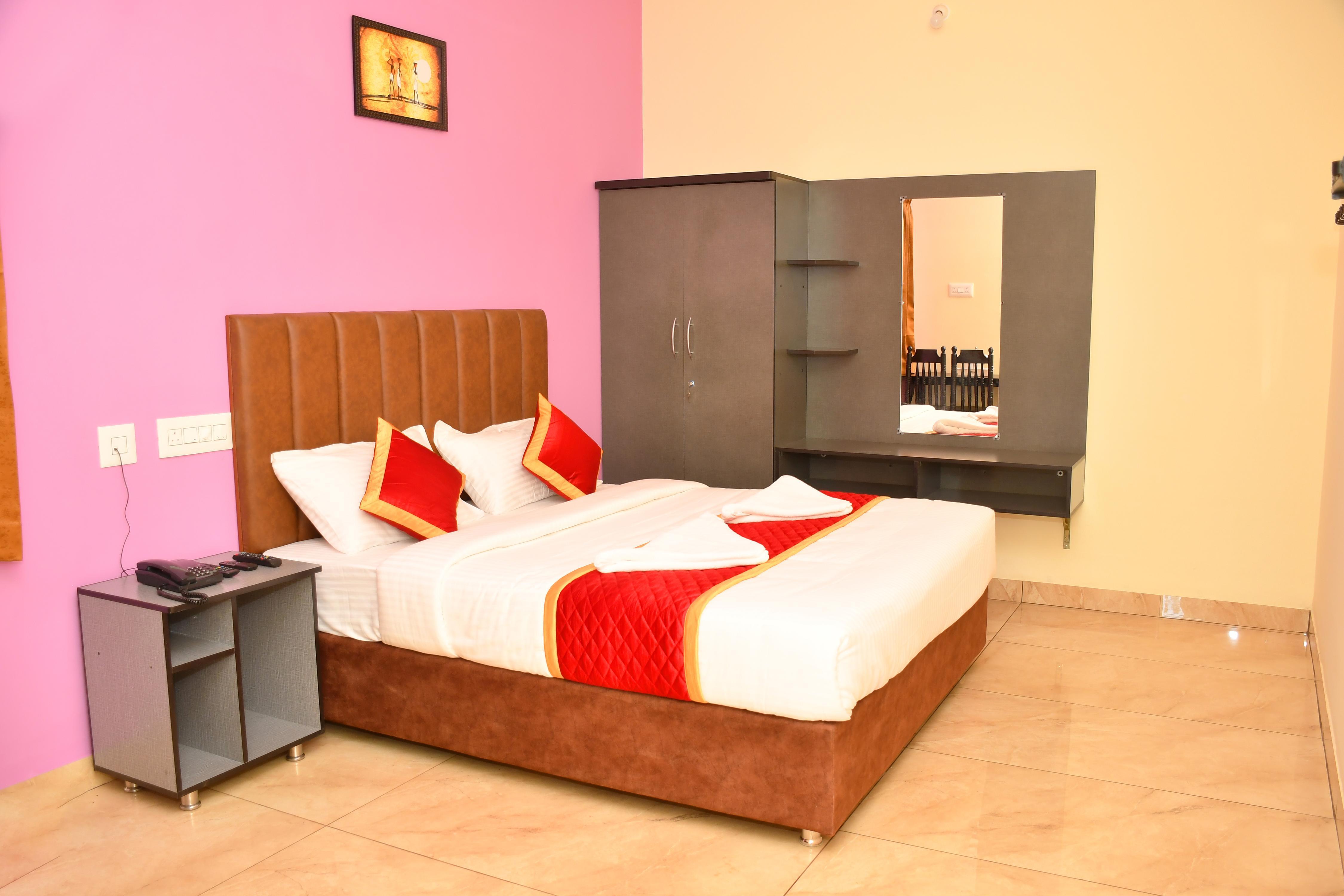 ARUVI RESORT