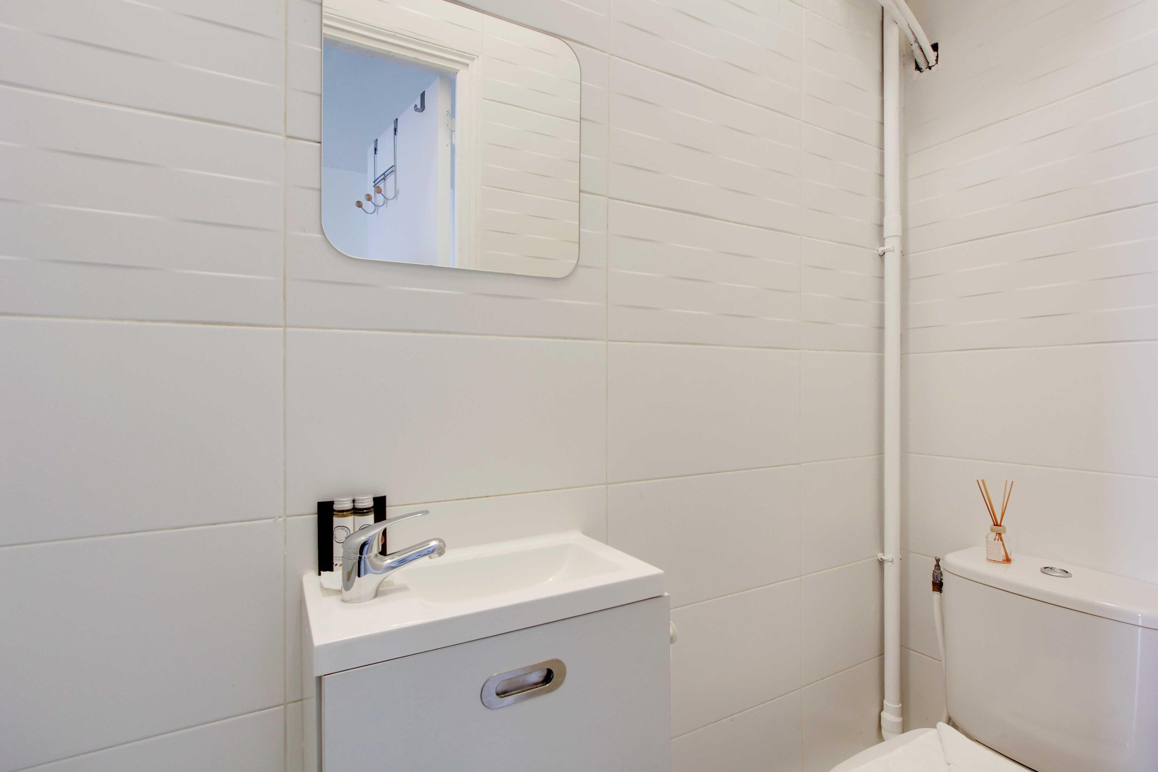 Lovely studio for 2 people - Levallois-Perret - Tap to explore photos