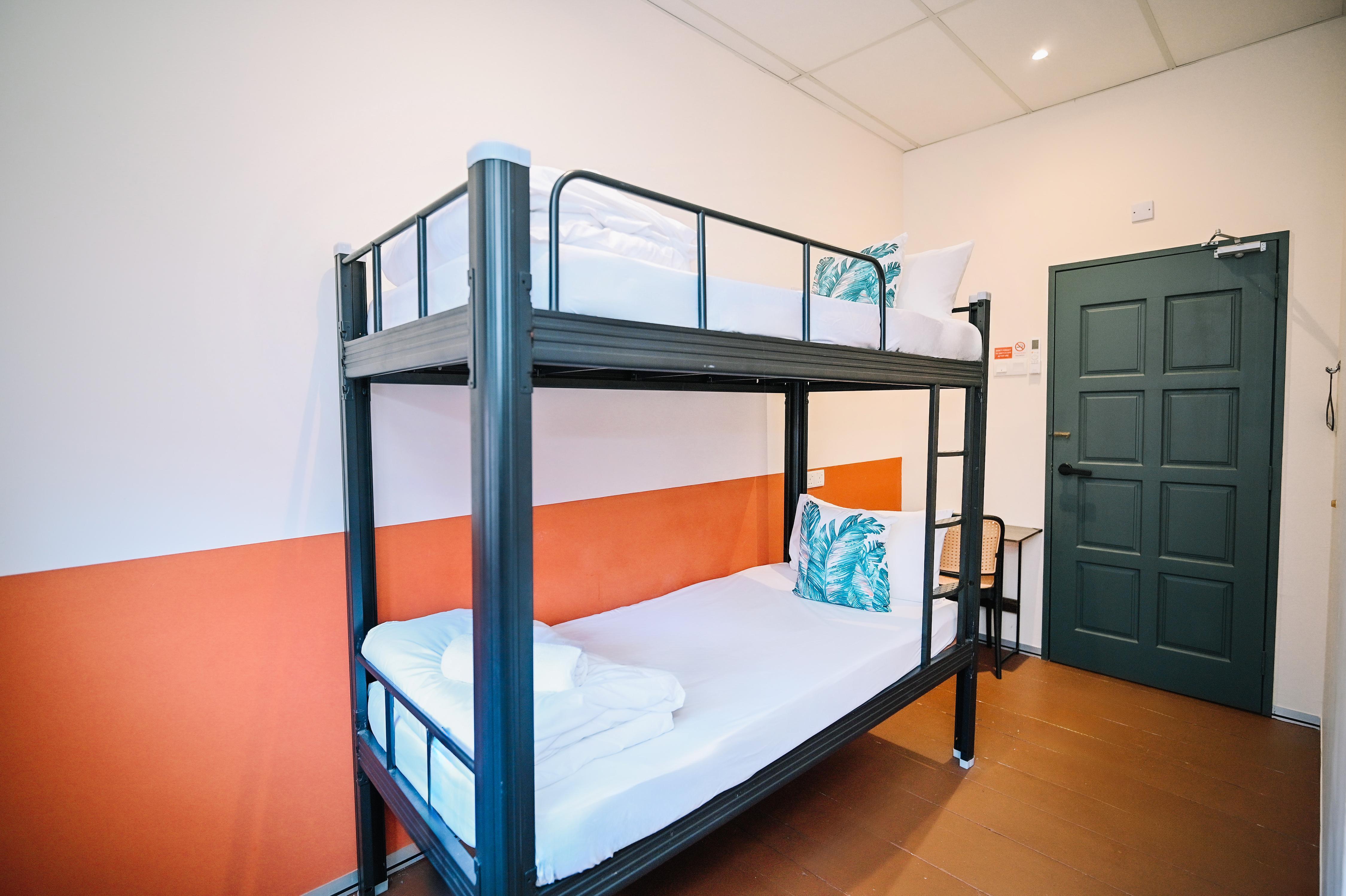 Swing & Pillows @ 75 Muntri Room Type - Twin Room with Shared Bathroom
