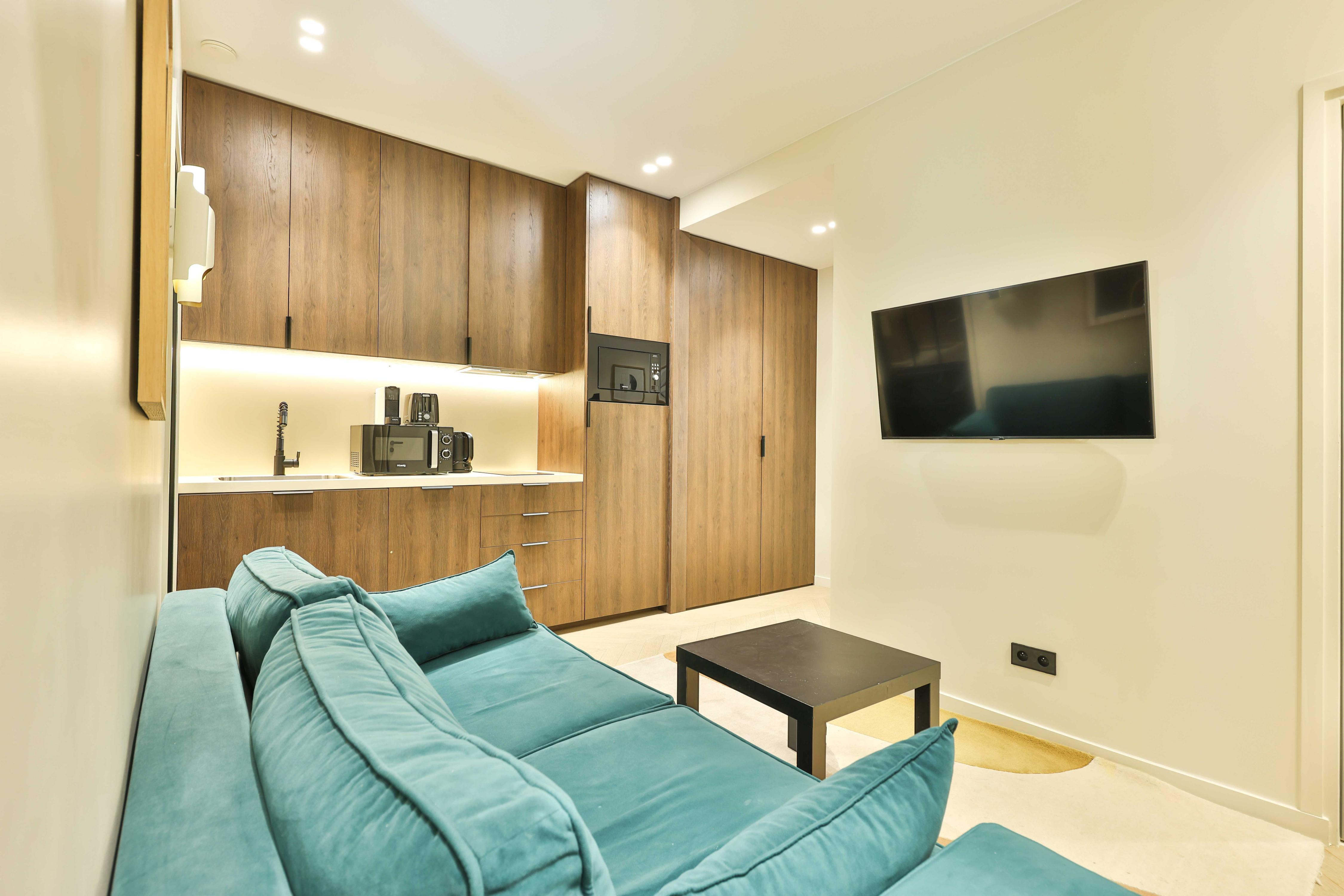 Charming 1BR Apartment Sleeps 4, Nation Bastille
