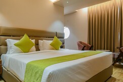 The Byke Stella Boutique Hotel - Near Kokilaben Dhirubhai Ambani Hospital.