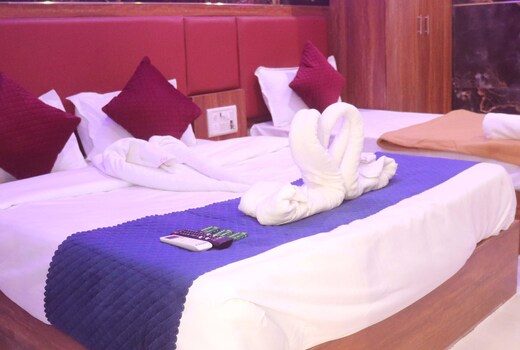 Hotel Chirag Next