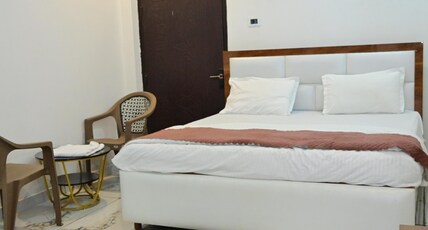 SHRI HARSHAN KRIPA GUEST HOUSE Room Type - Deluxe Rooms SHRI HARSHAN KRIPA GUEST HOUSE Room Type - Deluxe Rooms