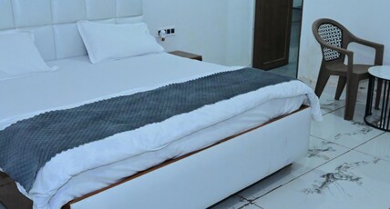 SHRI HARSHAN KRIPA GUEST HOUSE Room Type - Super Deluxe Rooms