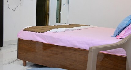 SHRI HARSHAN KRIPA GUEST HOUSE Room Type - Luxury Room