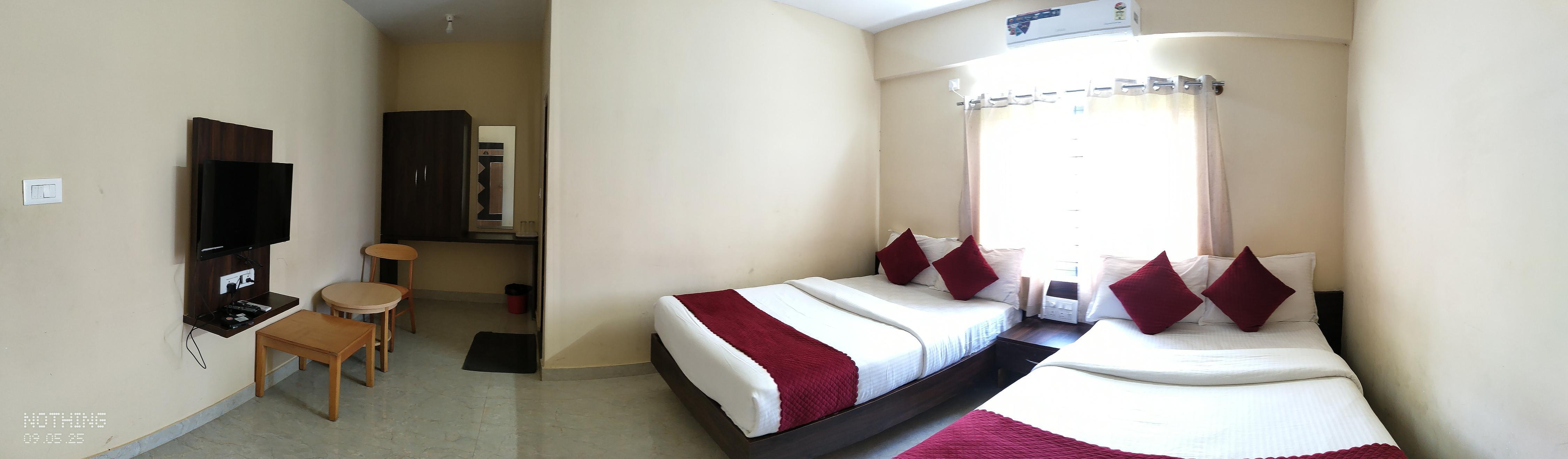 Hotel White Palace - Tap to explore photos