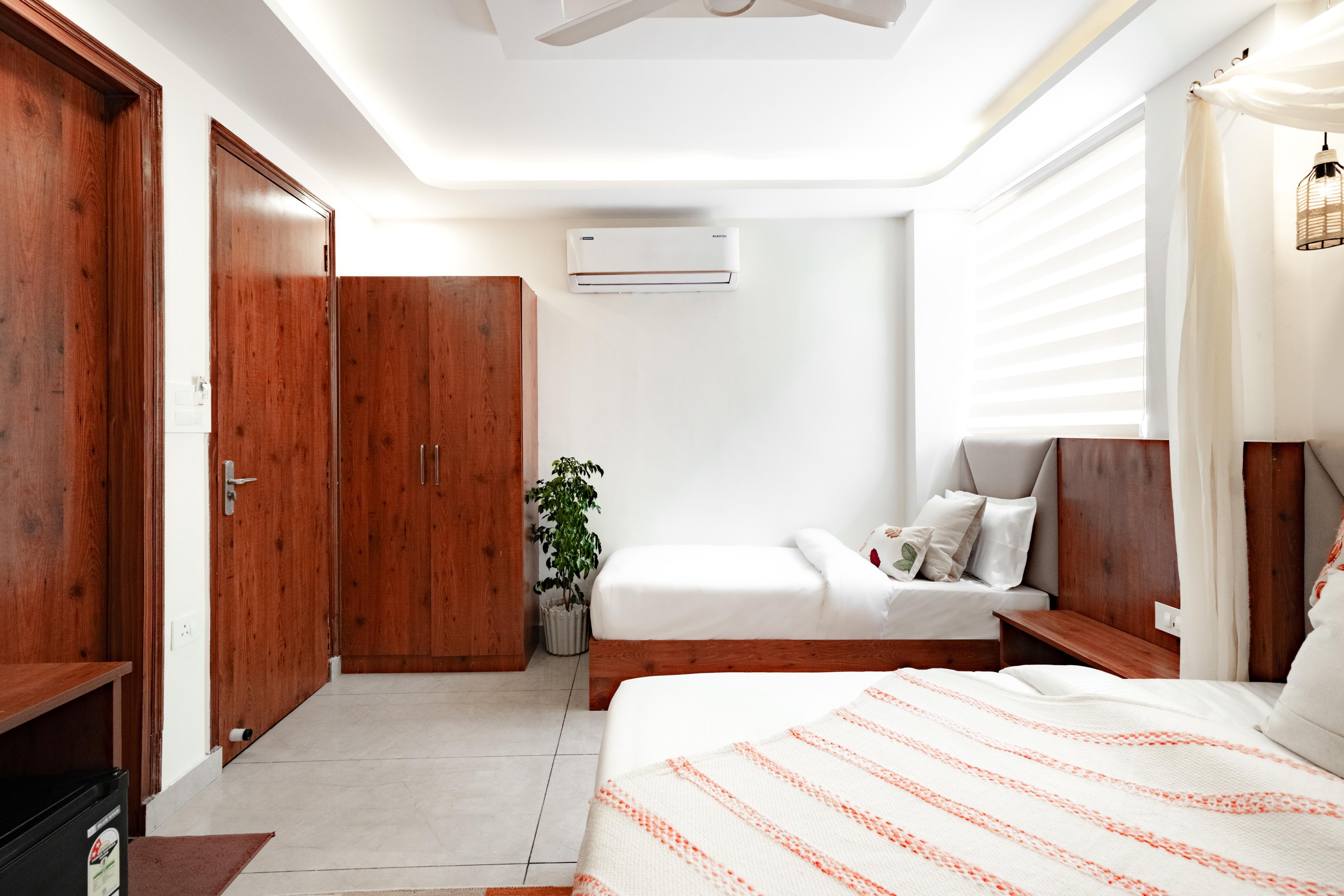 Humming Bird Wellness Stay - Tap to explore photos