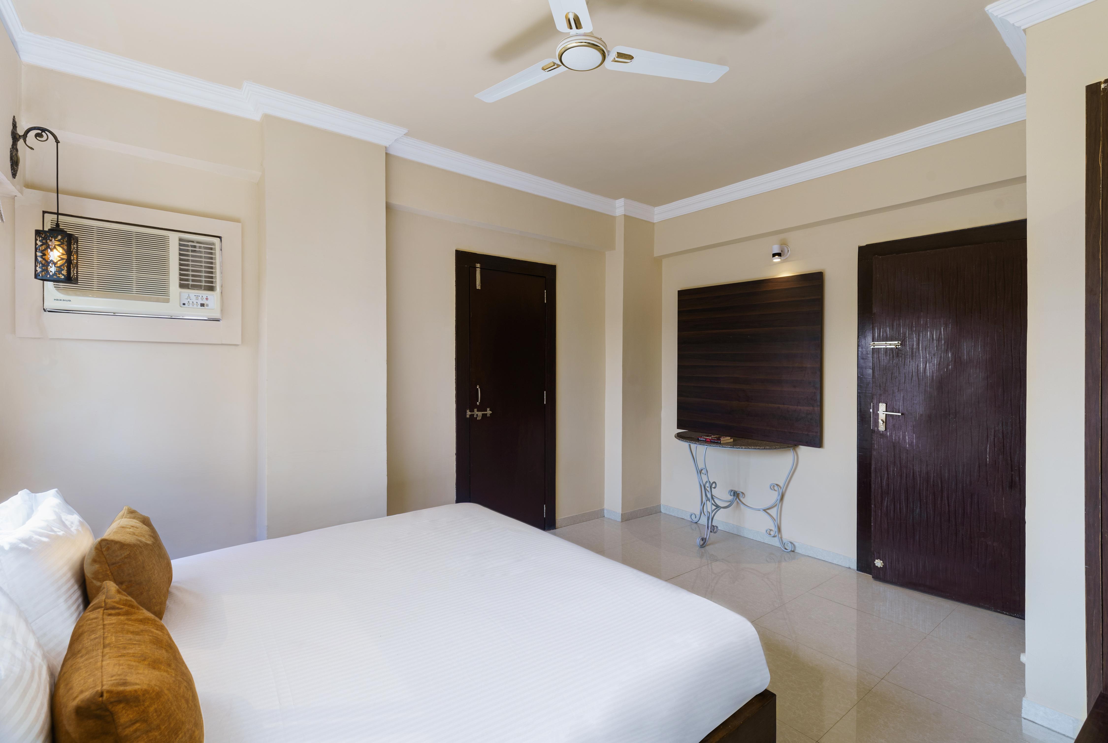 Lazy Daze By UCH |3 BHK Apartment - Tap to explore photos
