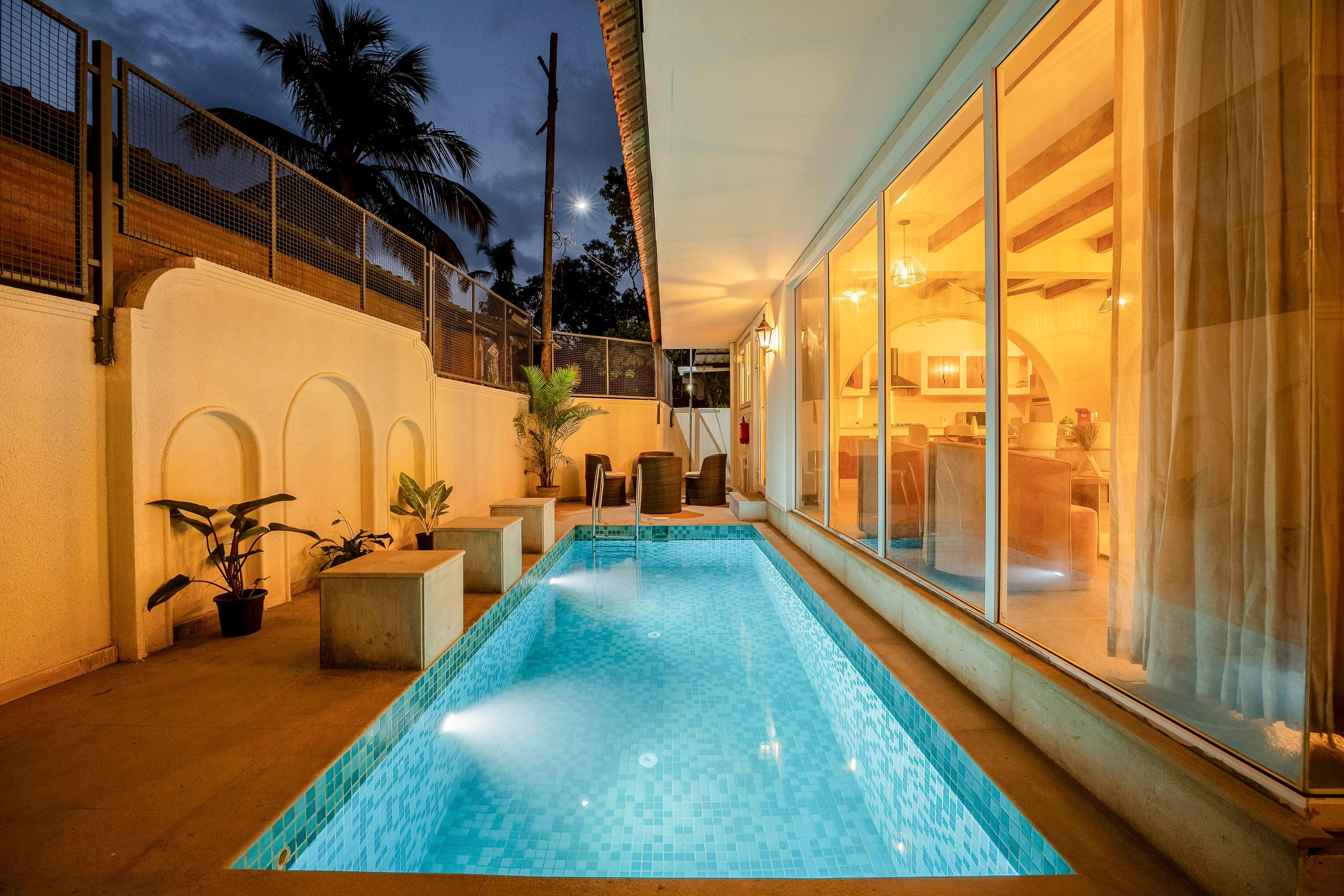 Staymaster White Castle 7bhk - Tap to explore photos