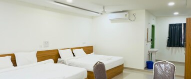 SRI HARSHA A/C LUXURY ROOMS