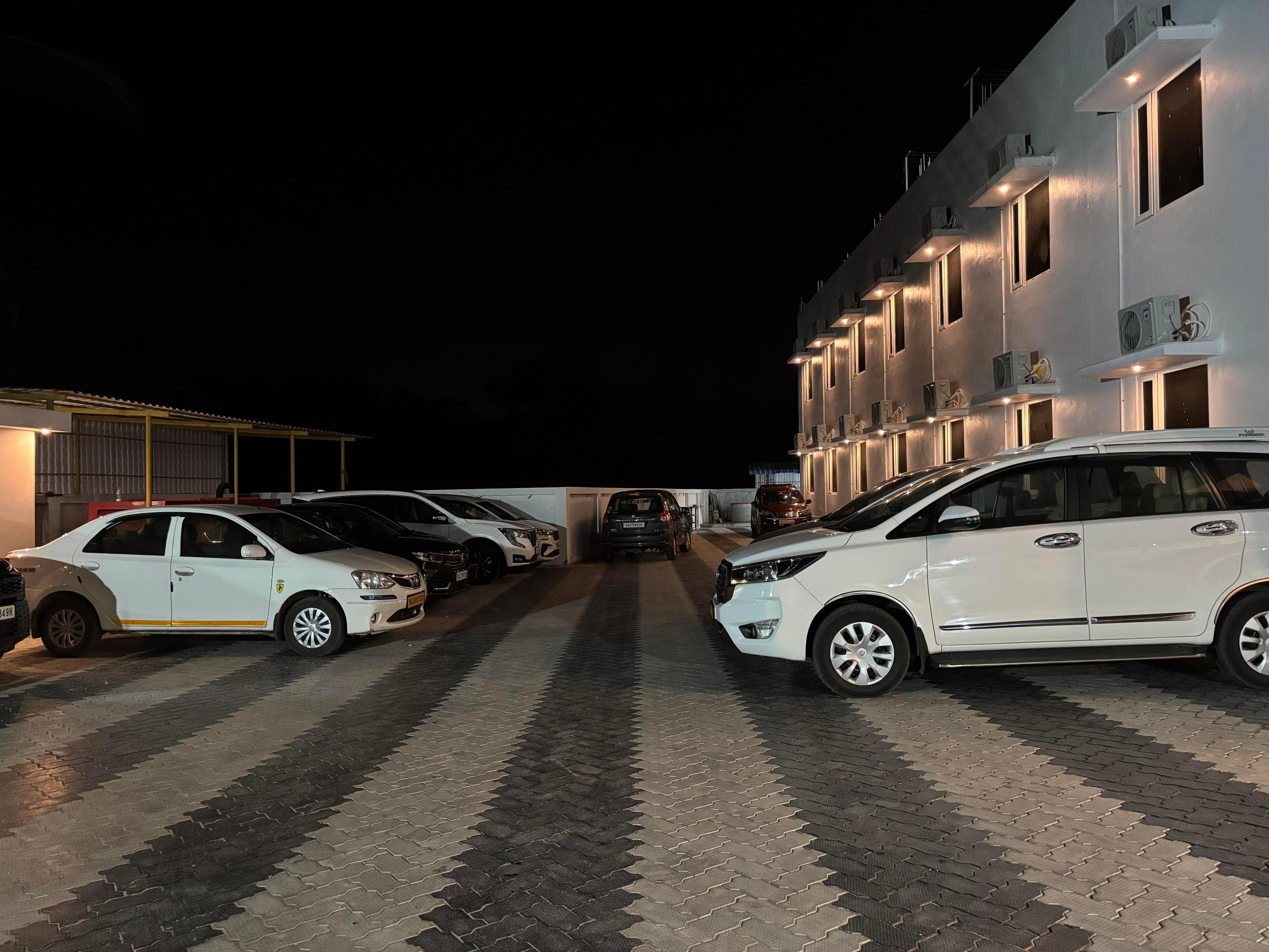 Hotel Saesha International - Tap to explore photos