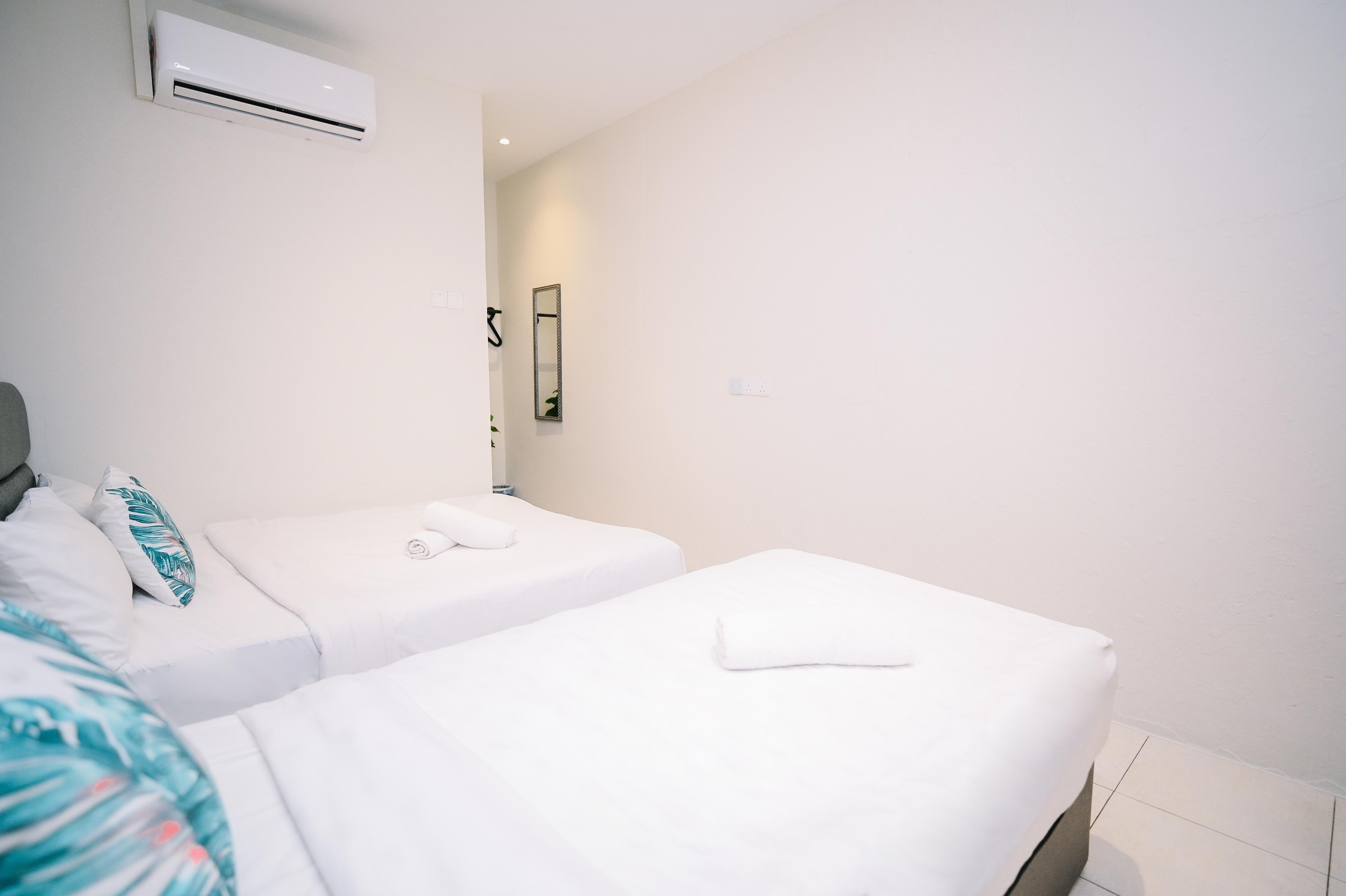 Swing and Pillows @ Malabar, Penang Room Type - Deluxe Triple Room
