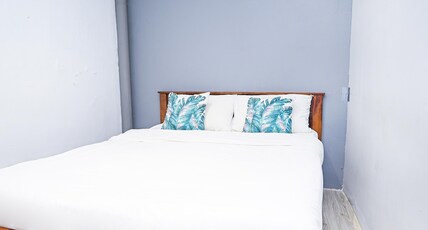 Swing and Pillows @ Beach Street, Penang Room Type - Deluxe Queen Room