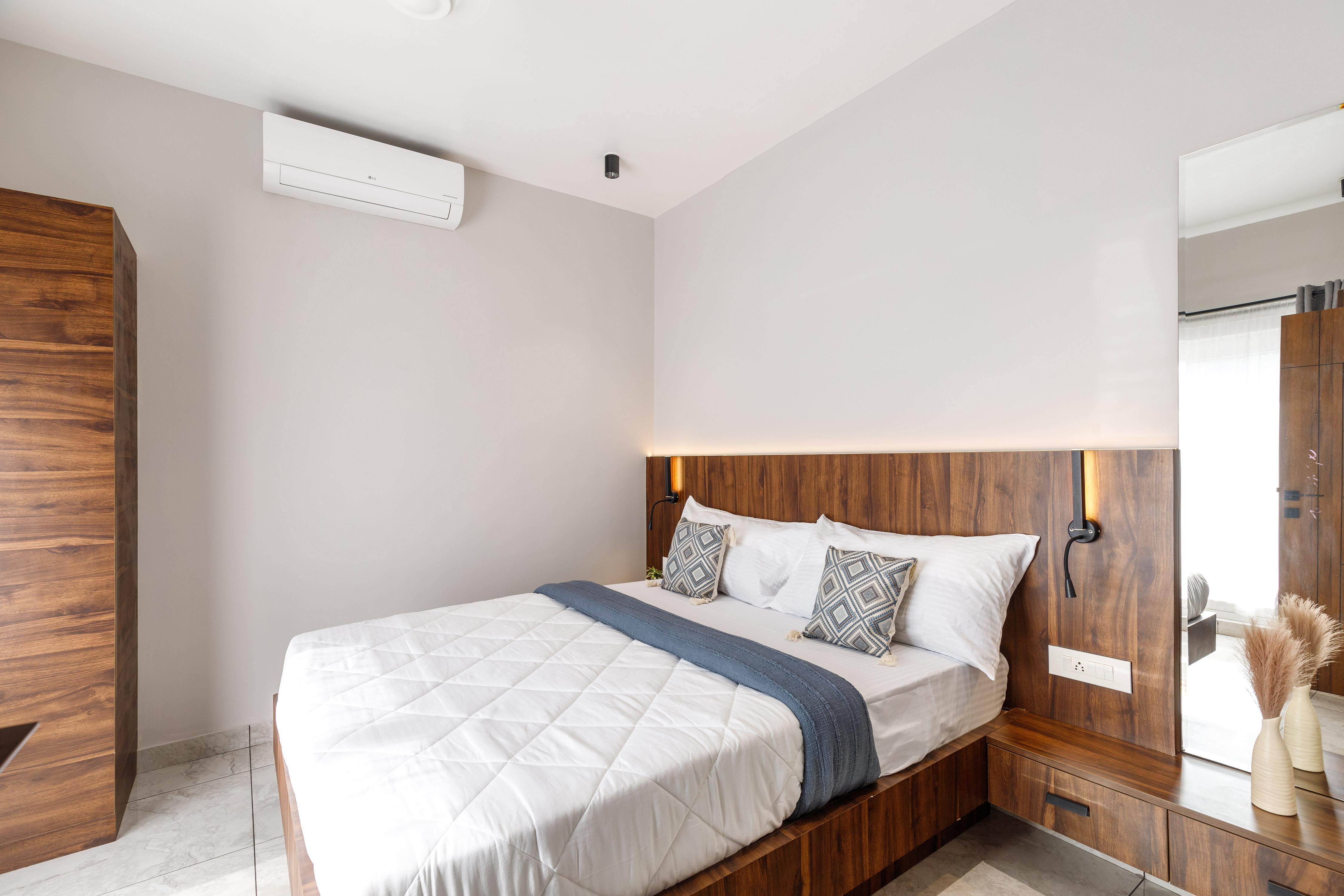 The Monarch Stay by RedOlive | 3BHK | Nr Manipal Hospital, Indiranagar - Tap to explore photos