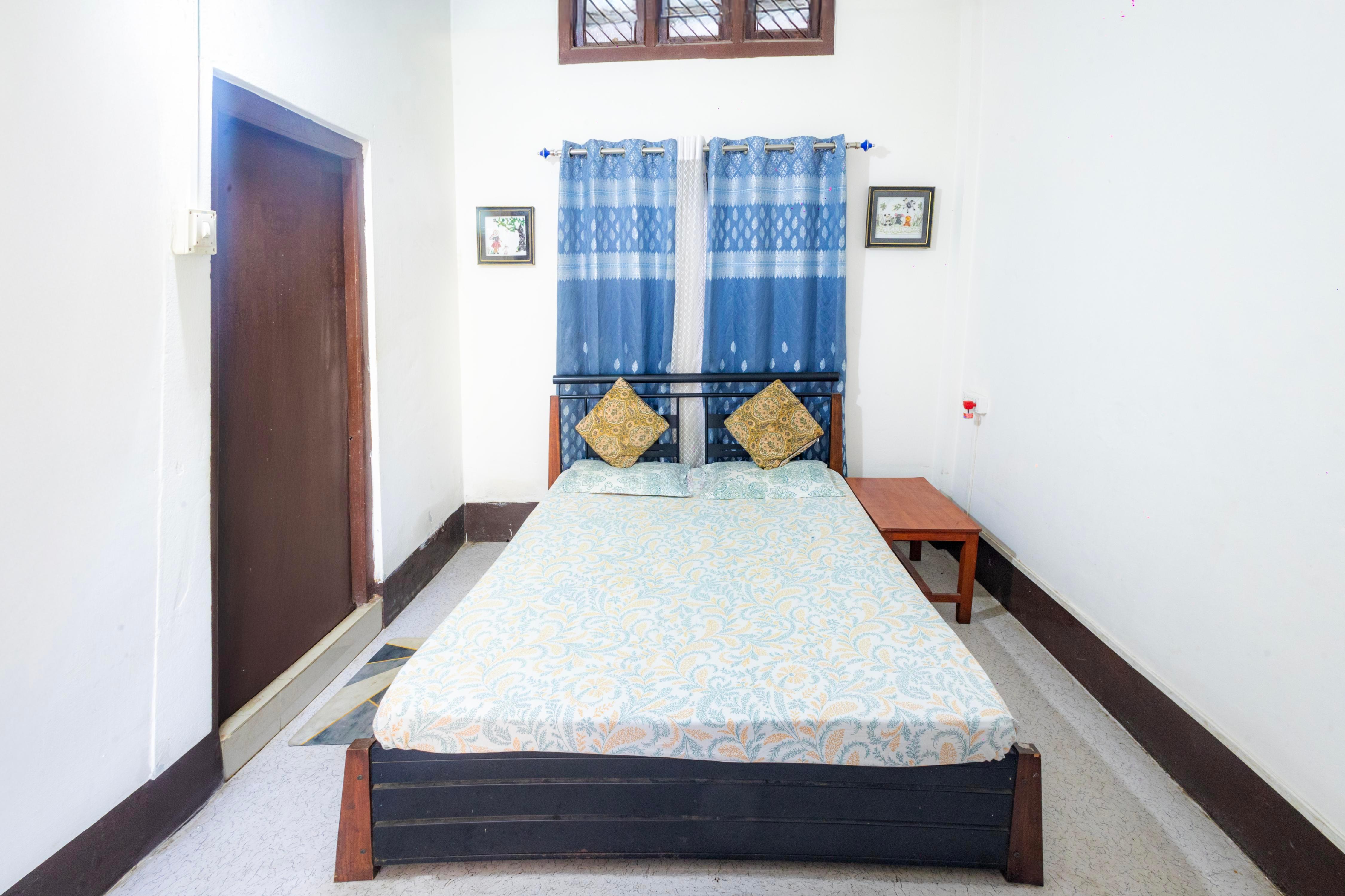 Bhaskar Homestay Room Type - Economy Double Room