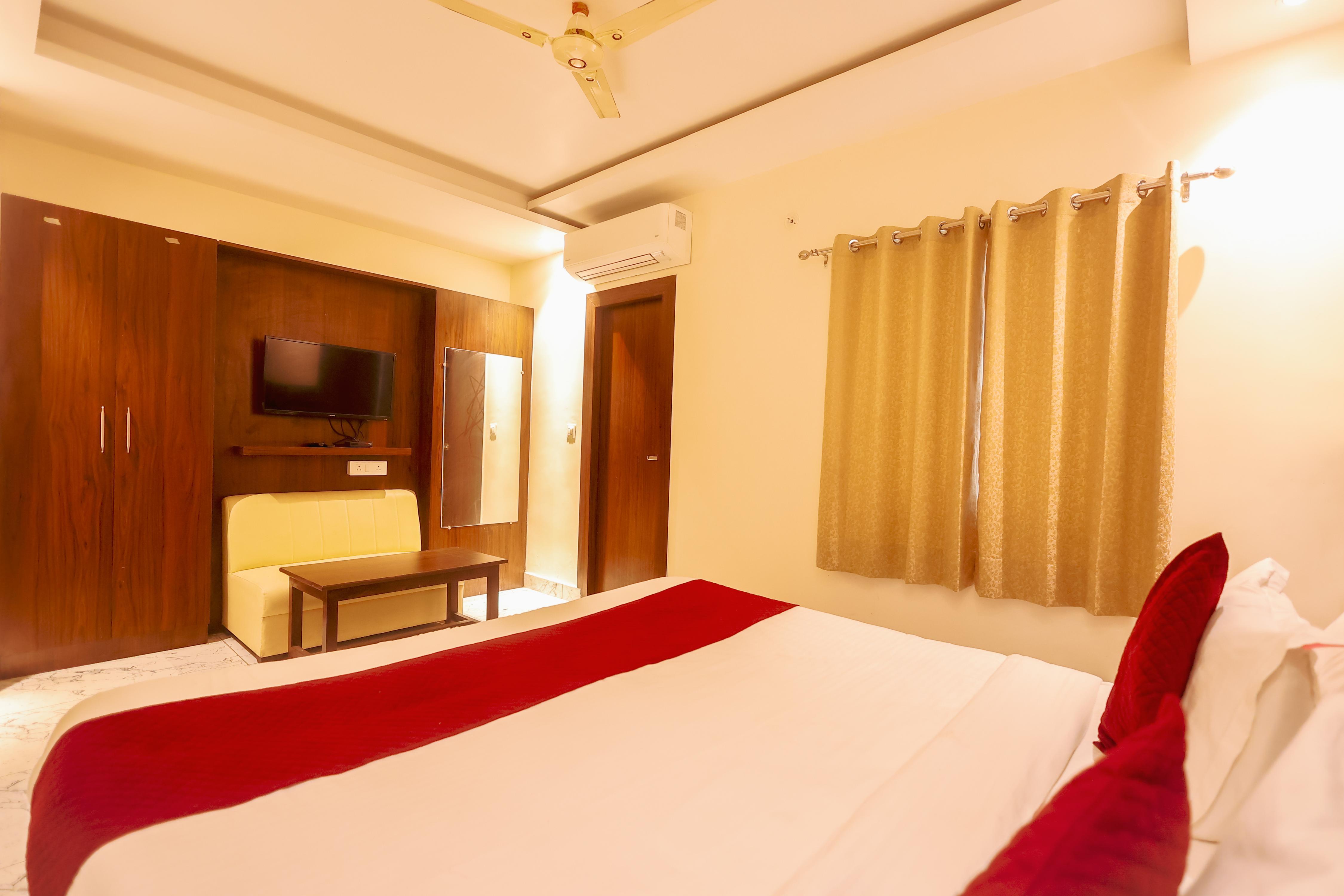 Crystal Suites - Tap to explore photos