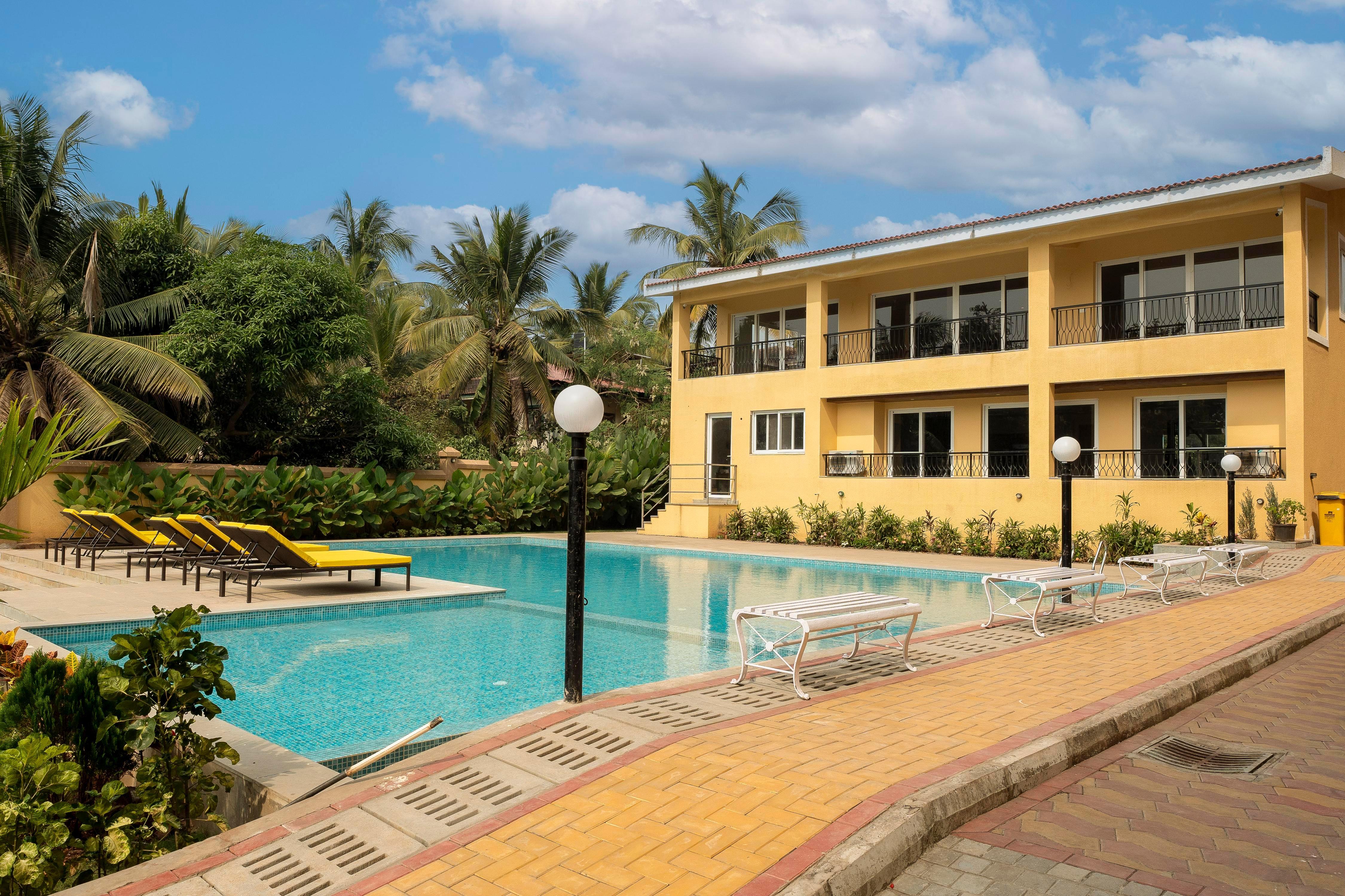 Spacious 2BHK Apartment with Balcony near Candolim Beach | Hireavilla