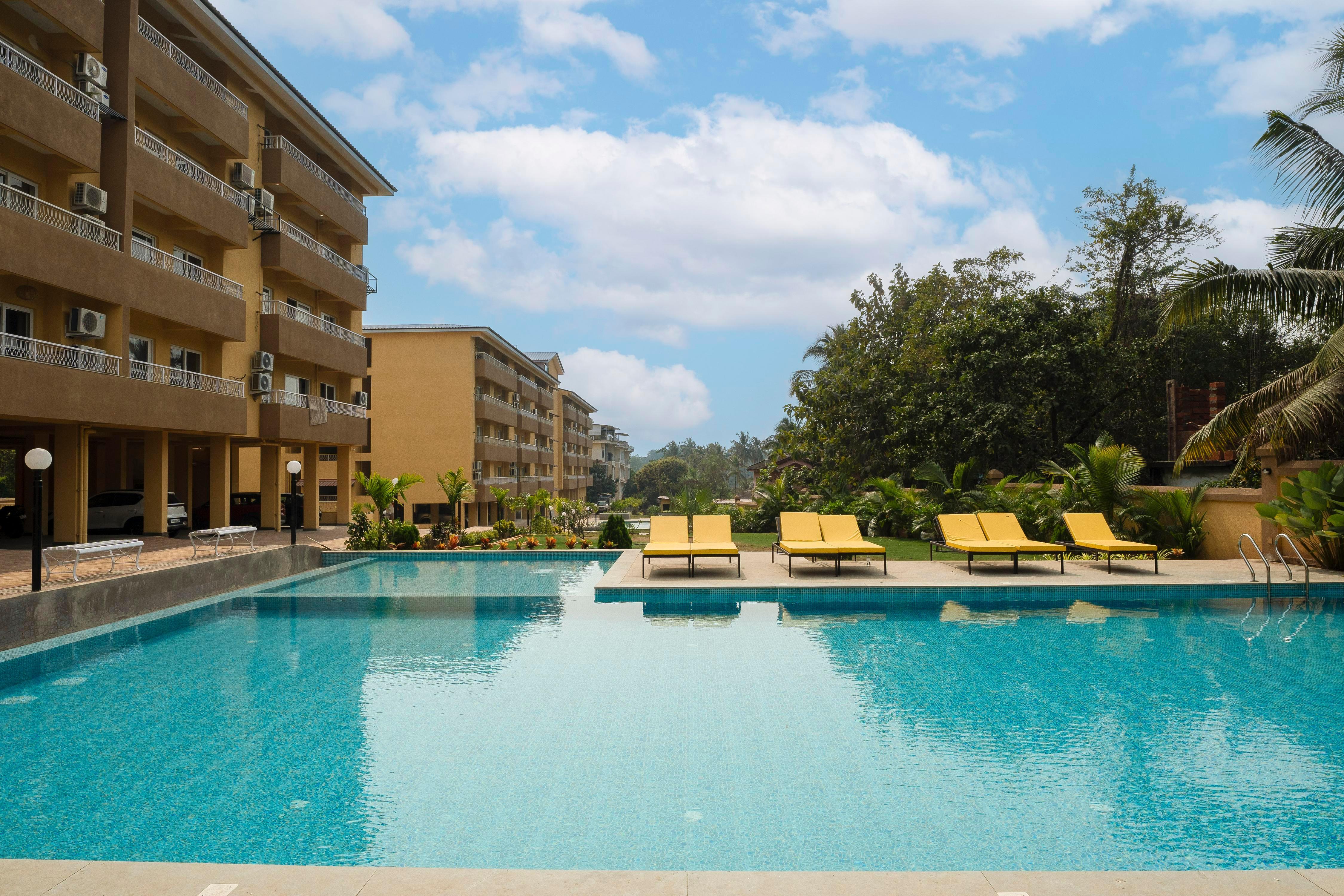 Spacious 2BHK Apartment with Balcony near Candolim Beach | Hireavilla - Tap to explore photos