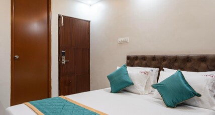 Hotel Elmas suites - Bellandur Room Type - Premium Room