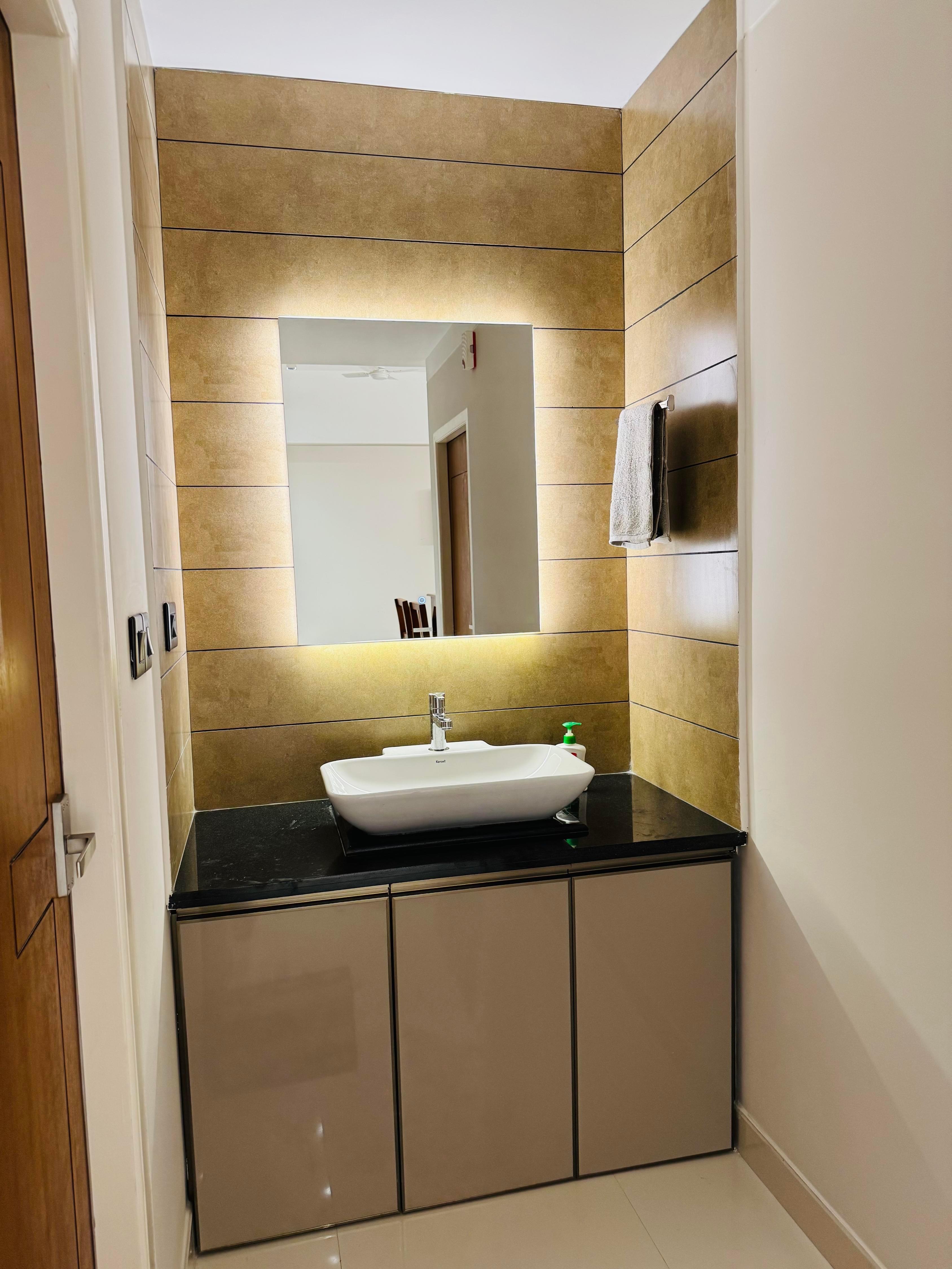 Mather Esperanza - Tap to explore photos