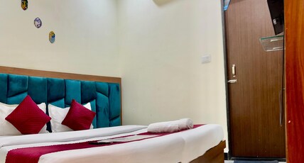 Hotel Shree Room Type - Deluxe Room