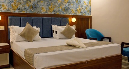 Hotel Akash Residency Room Type - Deluxe AC Room with Window Hotel Akash Residency Room Type - Deluxe AC Room with Window