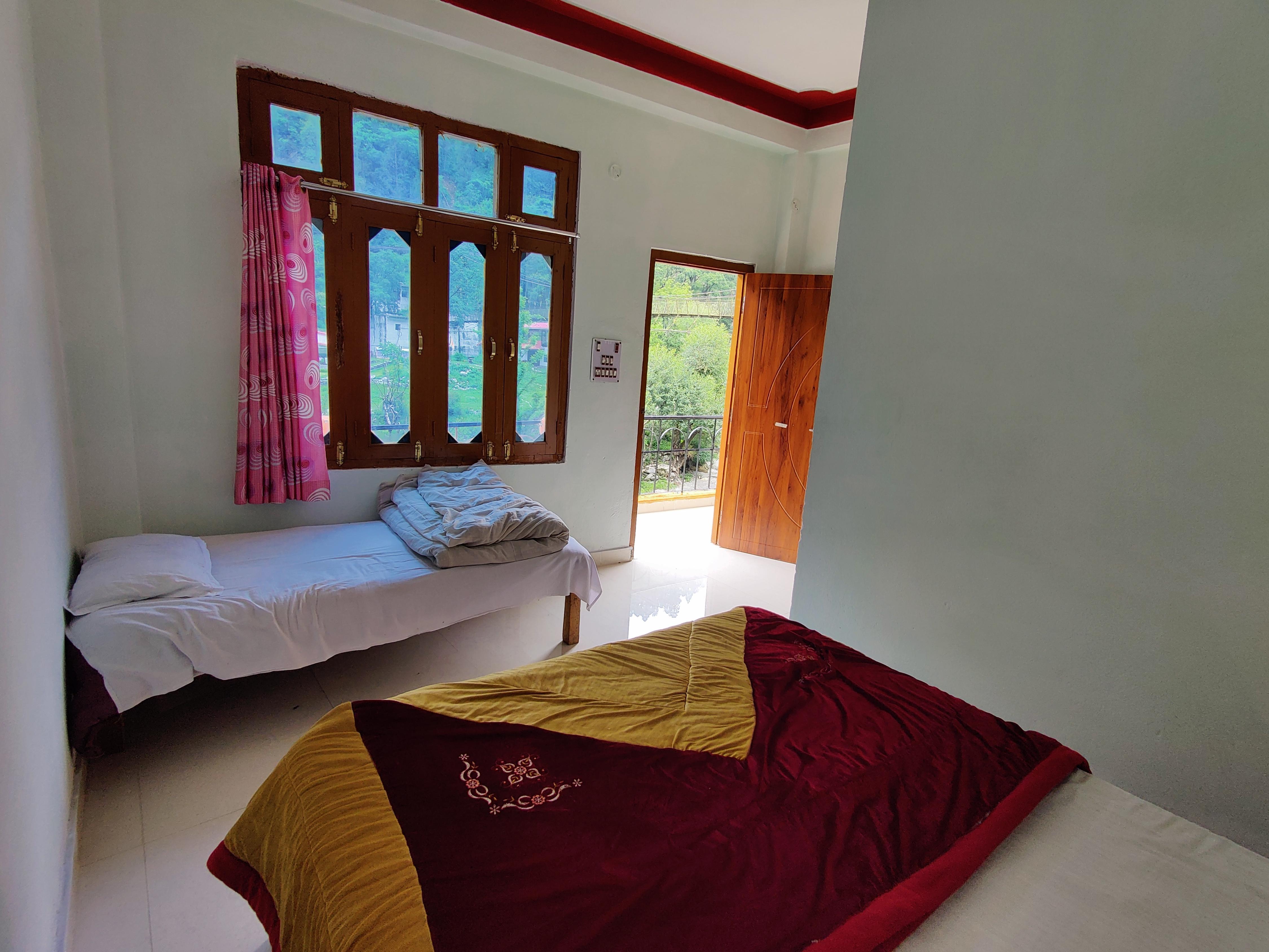 Yamdagni rishi hotel Room Type - Three bed room with hill and bridge view