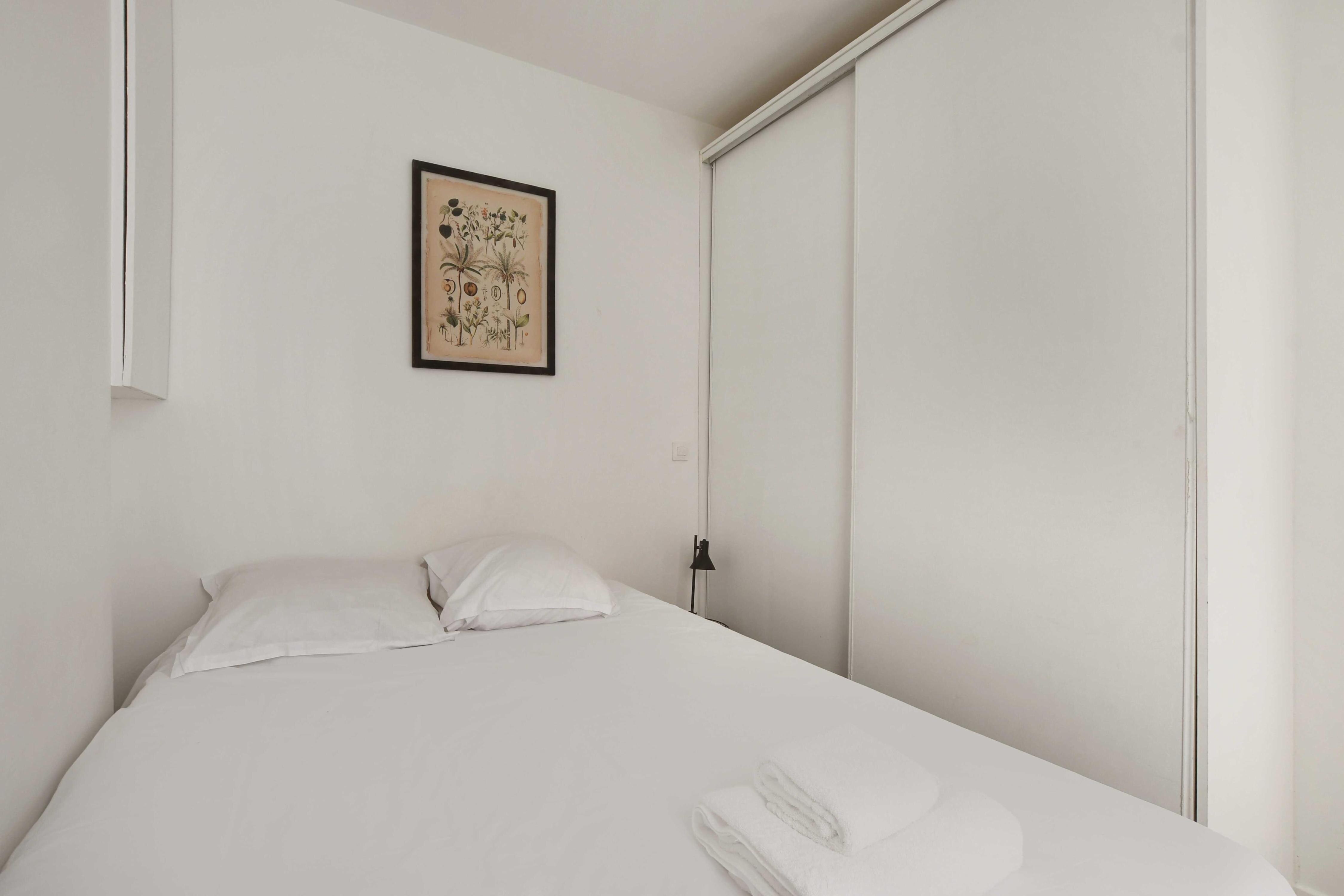 Magnificent apartment - 2BR/6P - Gare du Nord - Tap to explore photos