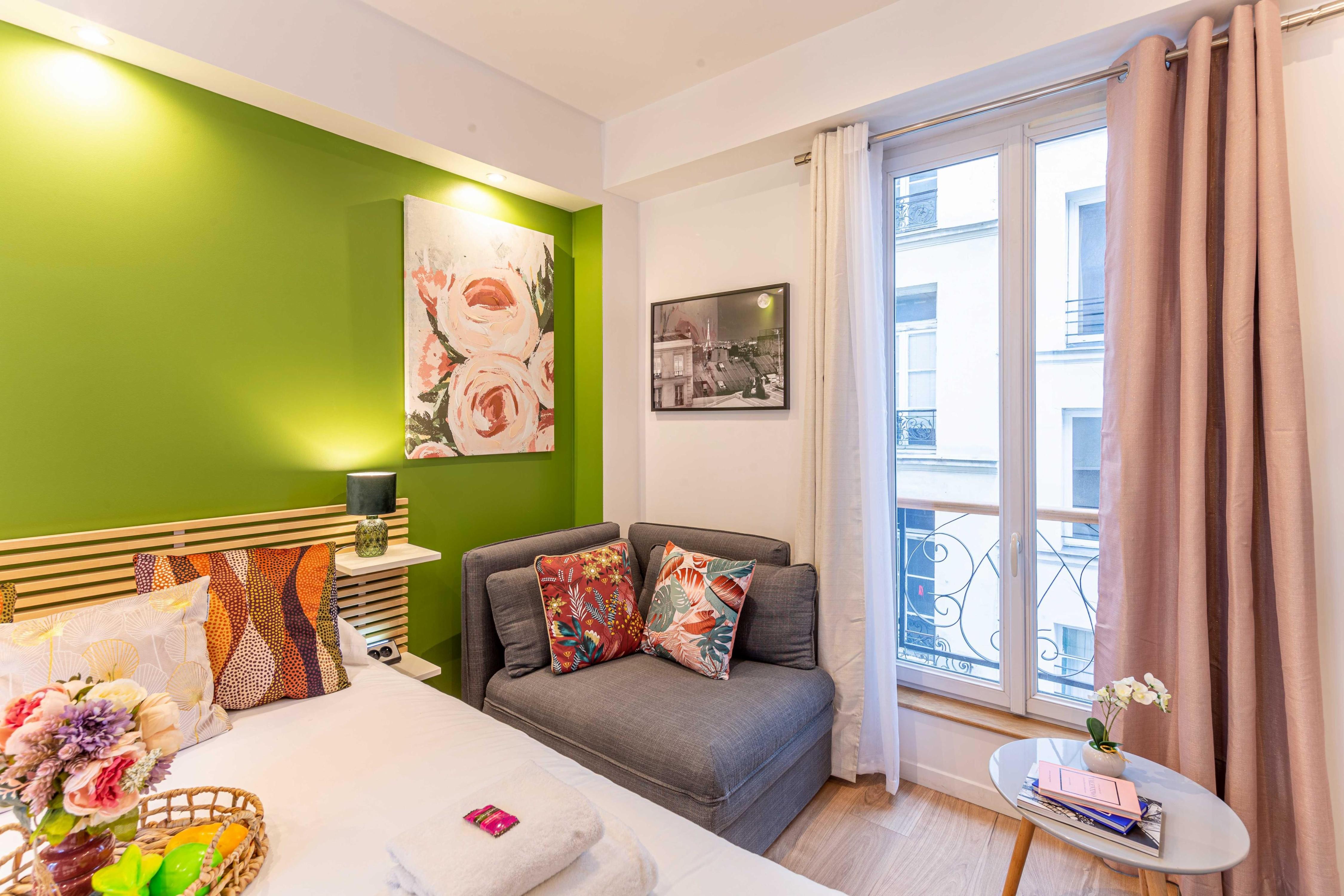 Intimate studio - 1BR/2P - Center of Paris - Tap to explore photos