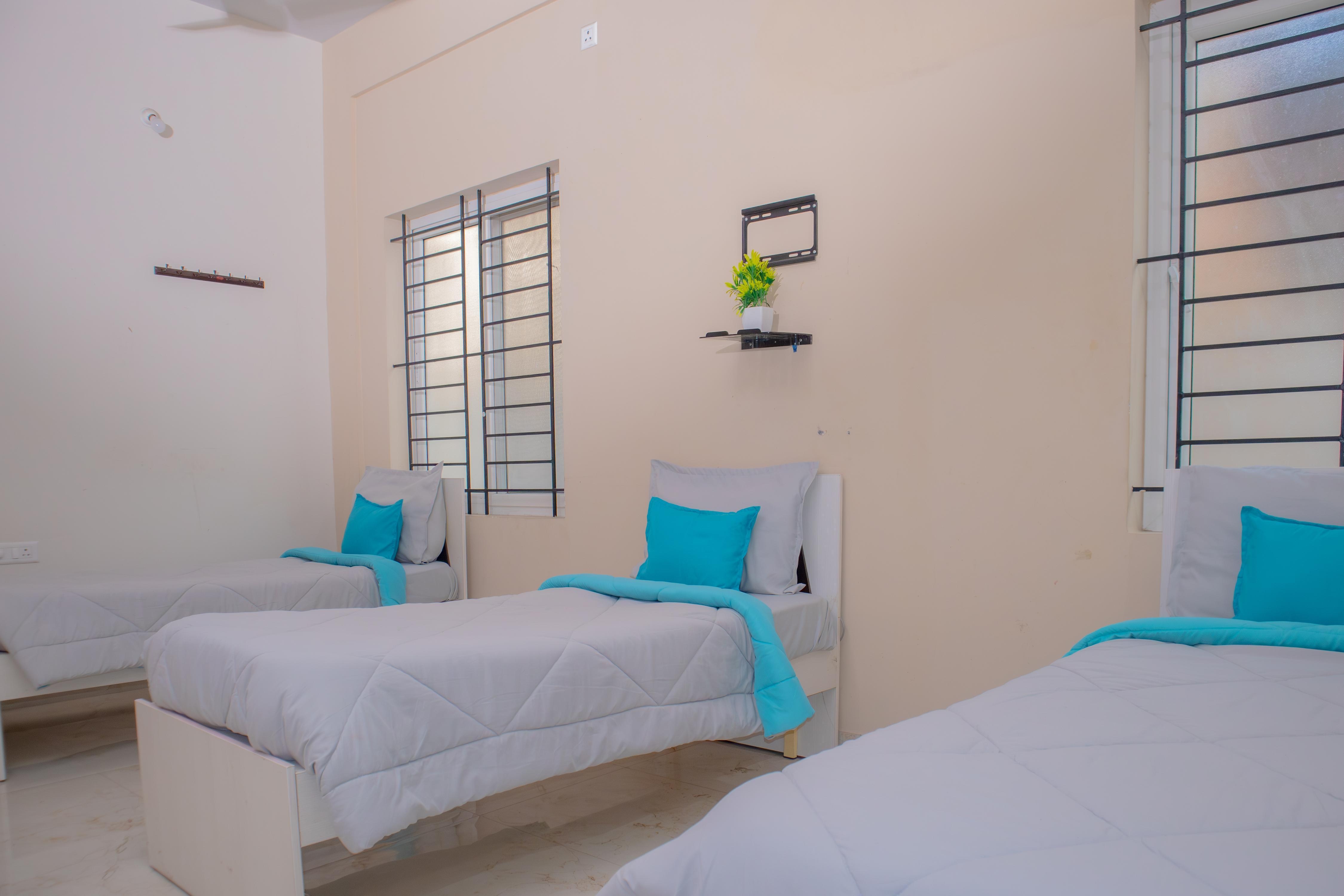 Z Hostels Jay (Men Only) - Tap to explore photos
