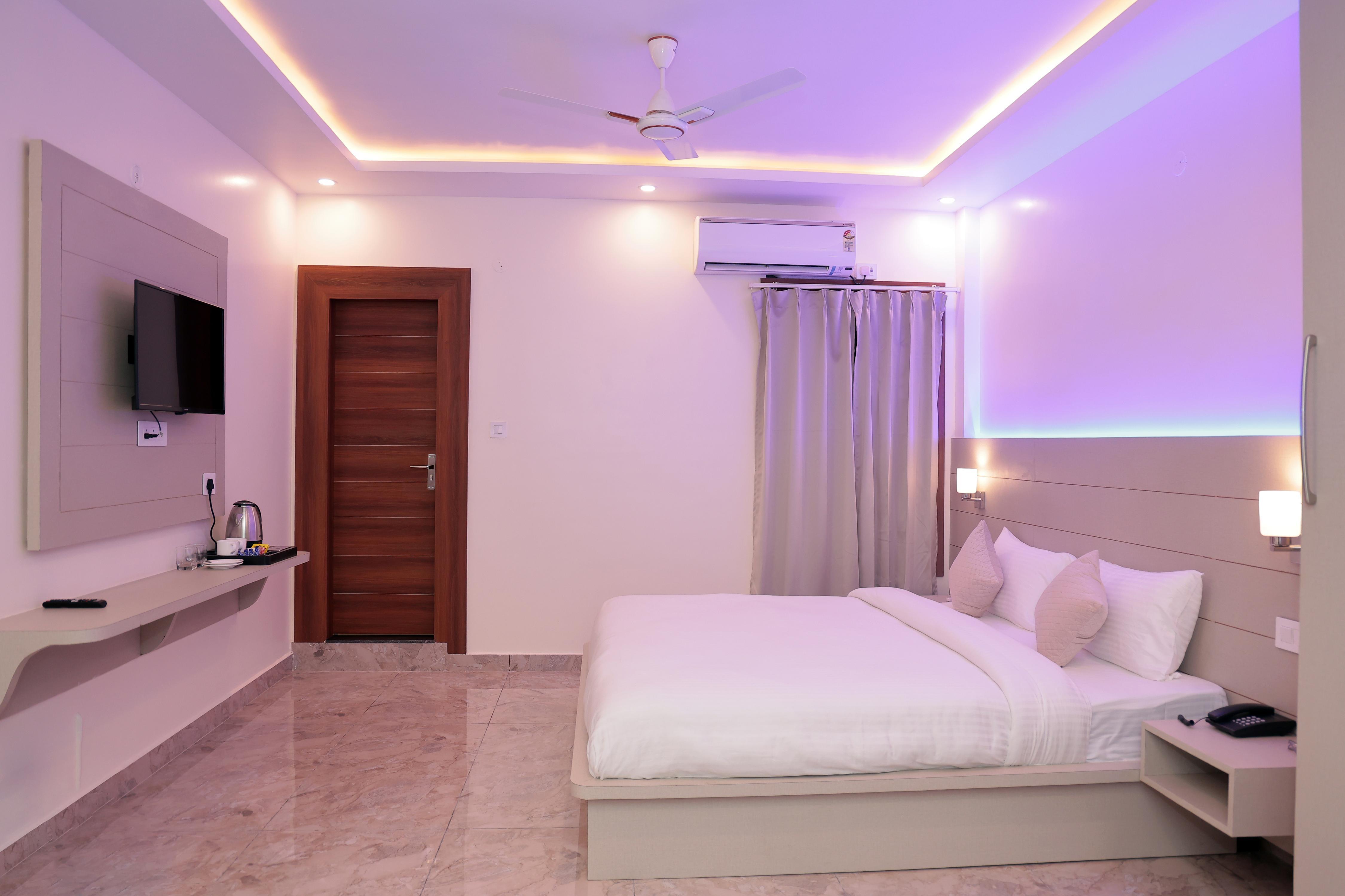 Green Hill's Hotel Room Type - Deluxe Room