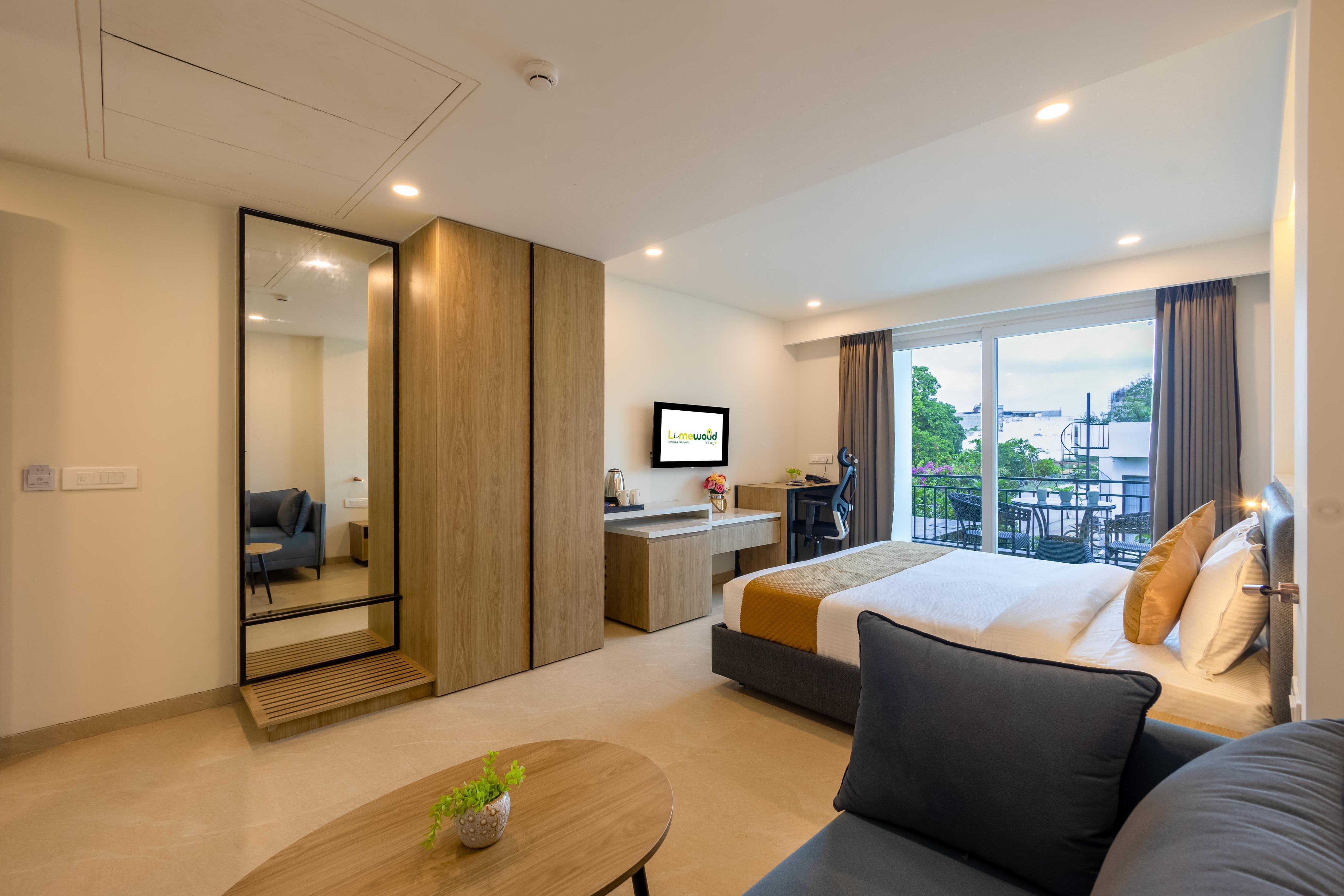 Limewood Signature - Golf Course Extension Road - Tap to explore photos