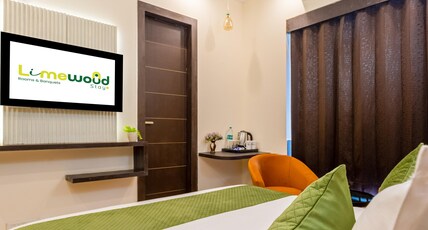 Limewood Stay Premier - Golf Course Road, Sector 42 Room Type - Super Deluxe Room With Balcony Limewood Stay Premier - Golf Course Road, Sector 42 Room Type - Super Deluxe Room With Balcony