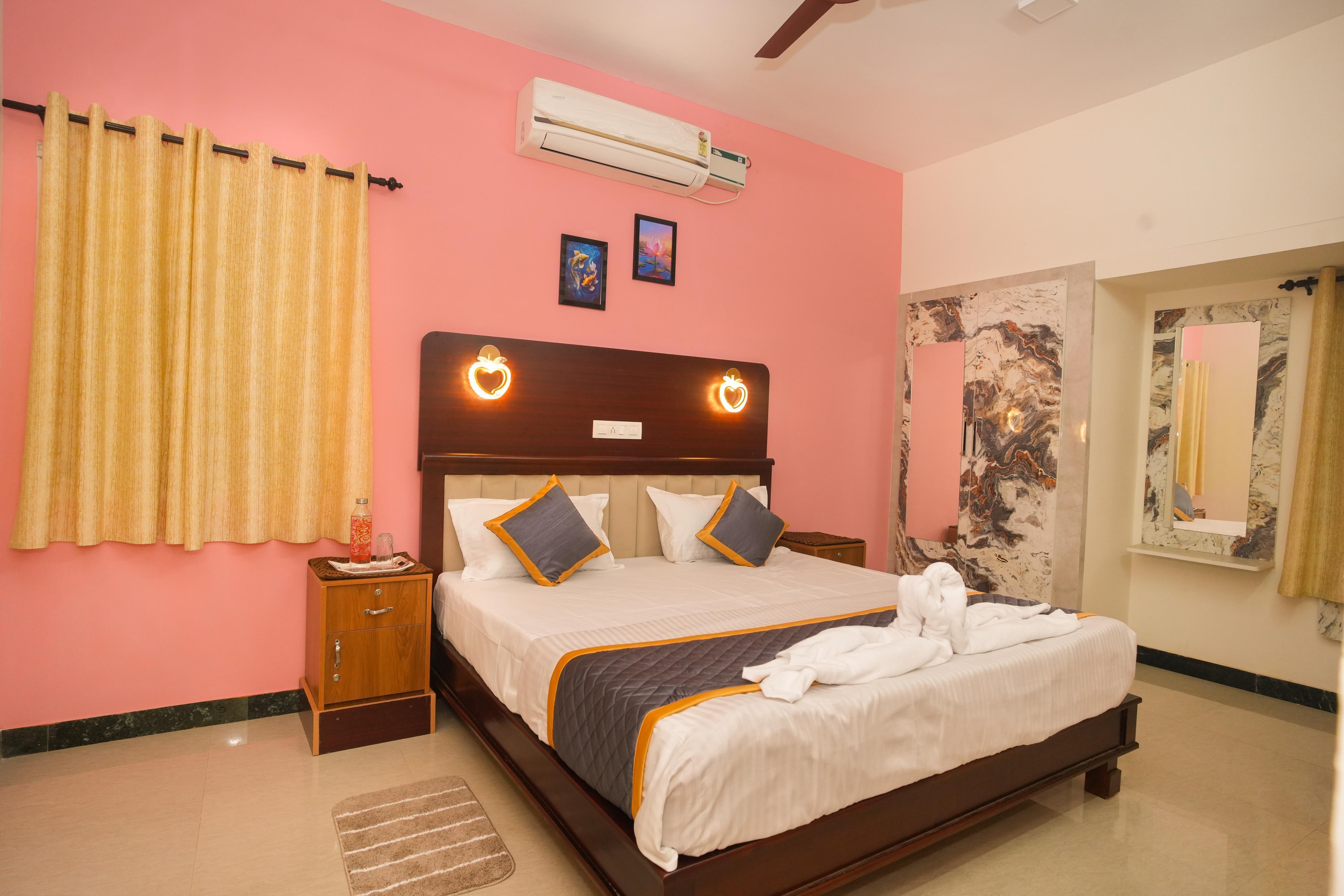 Samprada Luxury Homestay AC Deluxe Suite First flr - Tap to explore photos