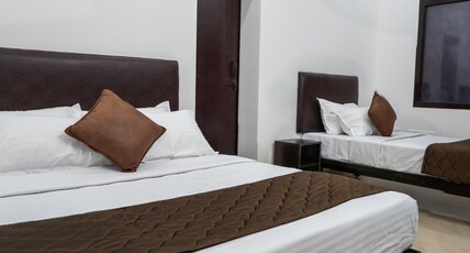 CROSS ROADS INN Room Type - Deluxe