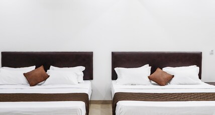 CROSS ROADS INN Room Type - Family Suite