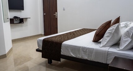 CROSS ROADS INN Room Type - Standard AC