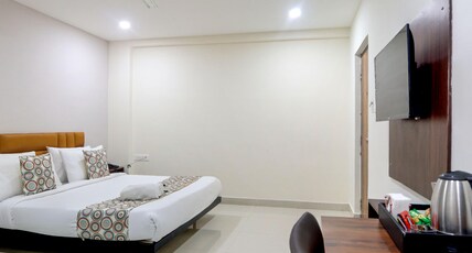 "THE CINCO BLISS GACHIBOWLI" Room Type - Deluxe King Bed room "THE CINCO BLISS GACHIBOWLI" Room Type - Deluxe King Bed room