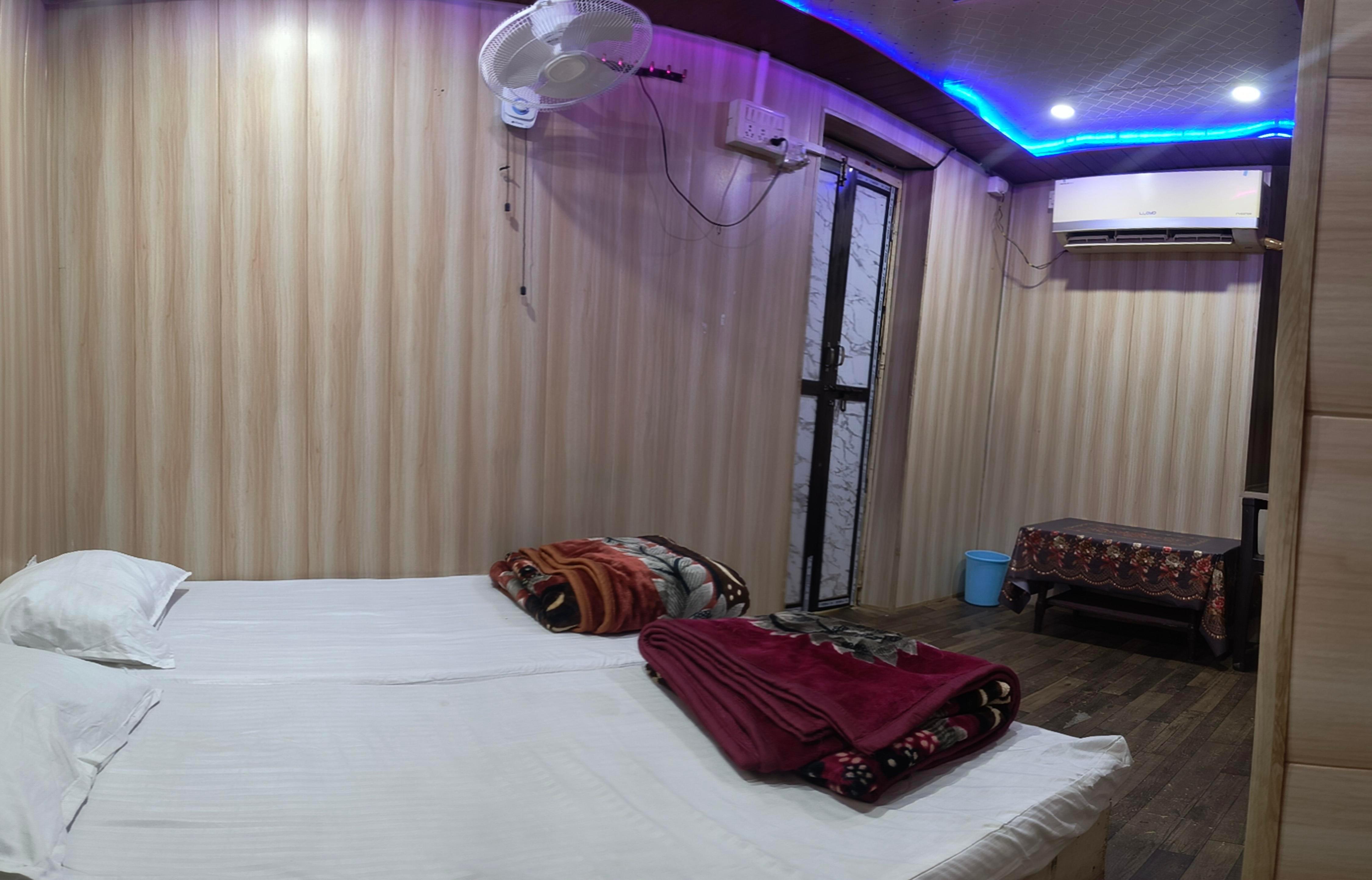 SHIV SHANKAR HOME STAY - Tap to explore photos