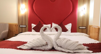Hotel JS Villa Room Type - Honeymoon Room with Balcony and Hill View Hotel JS Villa Room Type - Honeymoon Room with Balcony and Hill View