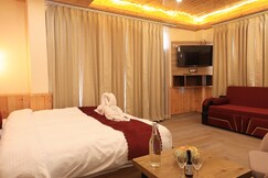 OnlyStay JS VILLA Near Mall Road, Manali