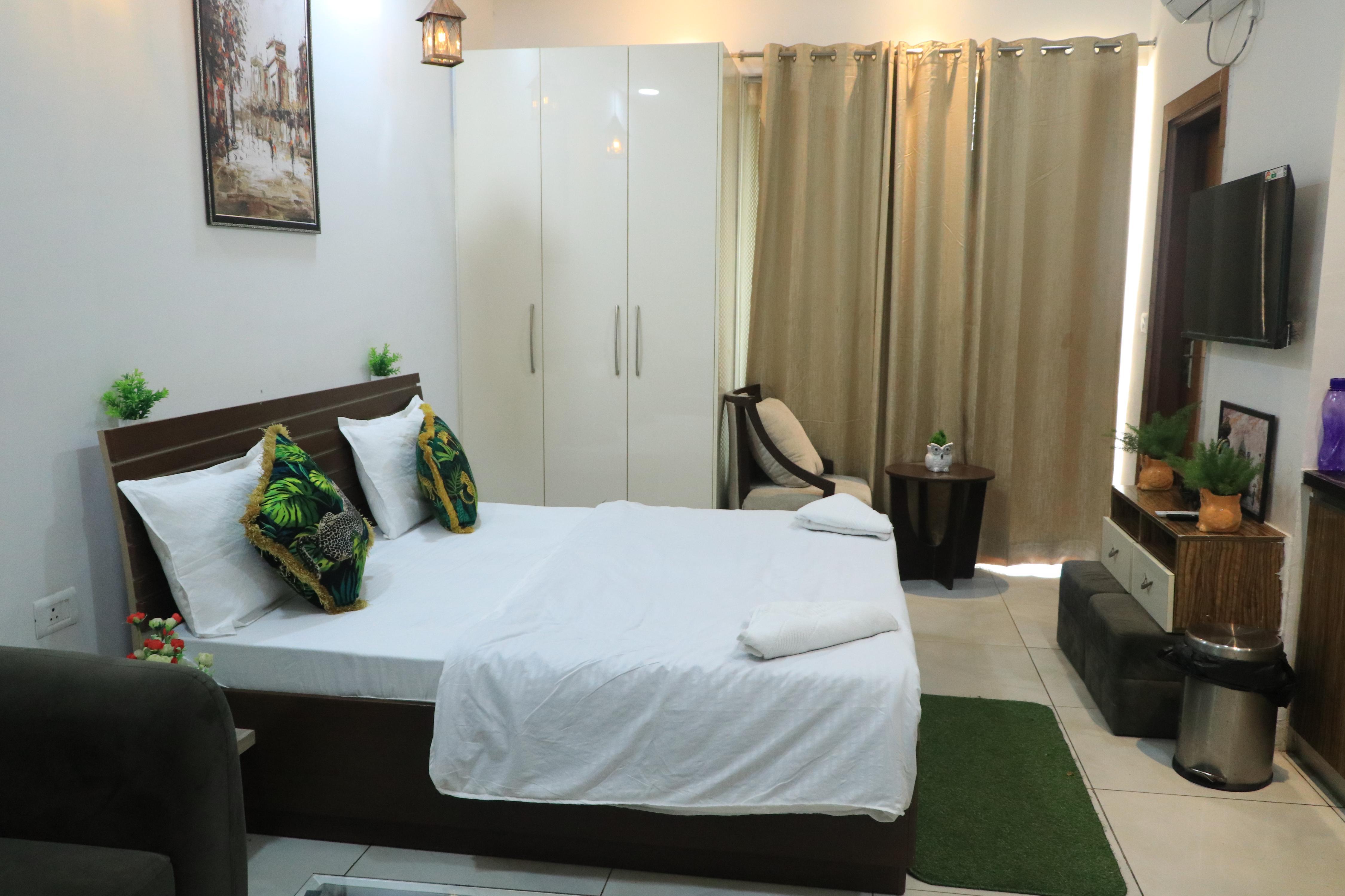 Most Luxuries Property in Central Noida - Highly Recommended - Tap to explore photos