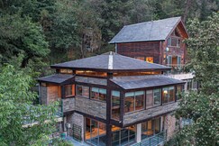 Rooms of ELIVAAS Signature Blushing Pines Retreat Stunning 3-BHK Hillside Getaway with Attic & Indoor Pool