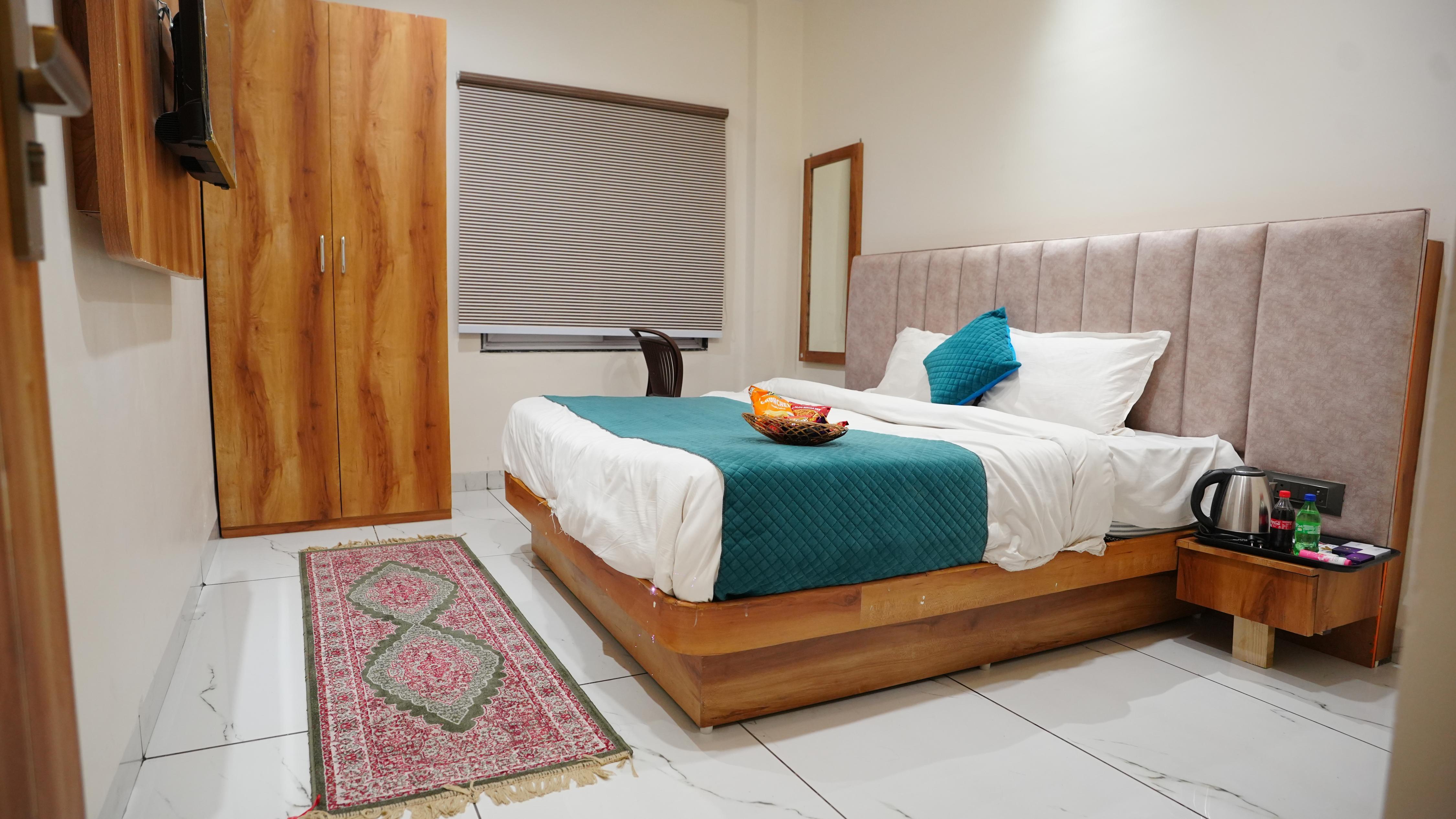 Hotel Venzaa Vijay Nagar Room Type - Super Deluxe Room