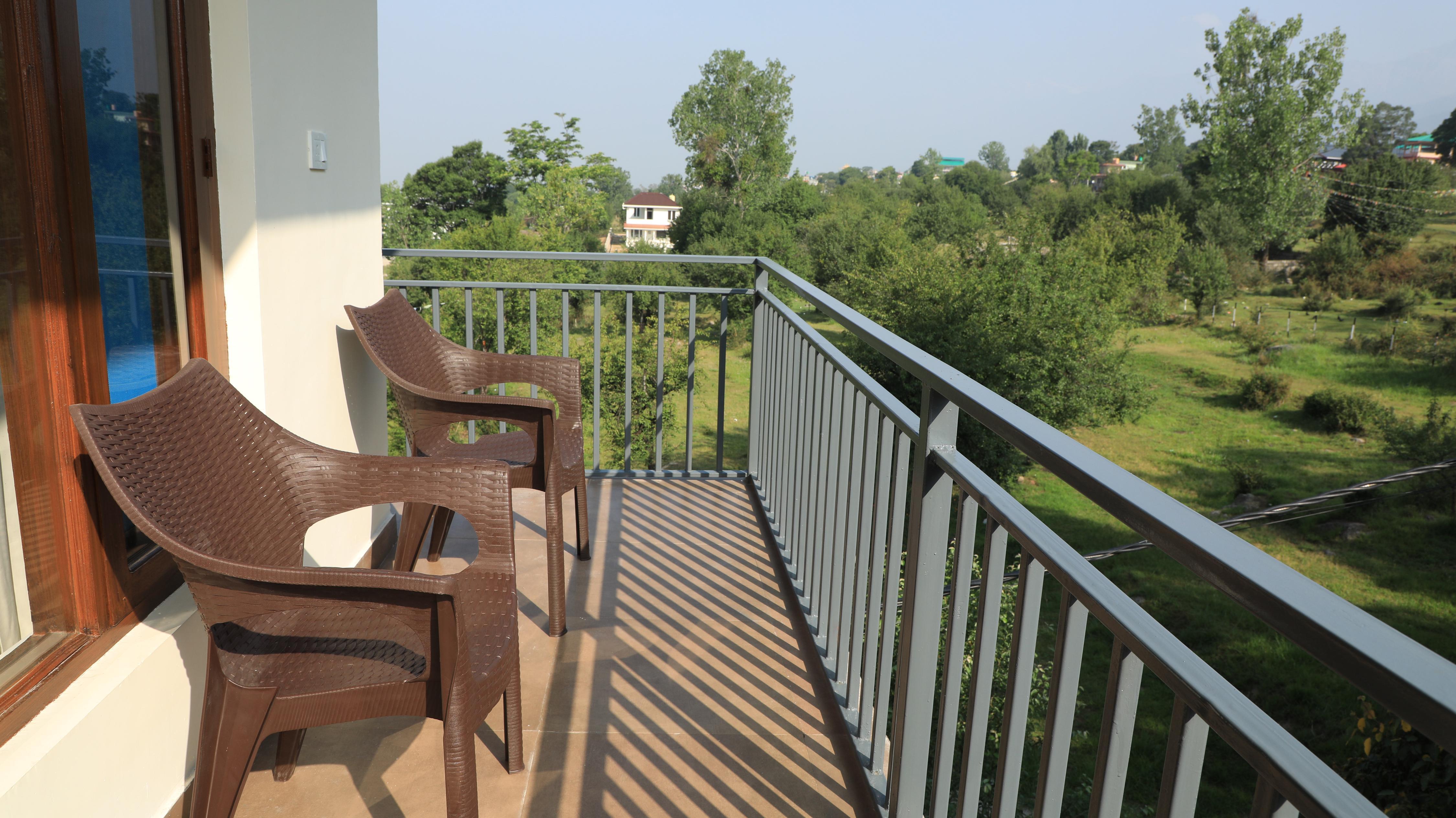 AeroVale Lodge Guest House and restaurant - Tap to explore photos